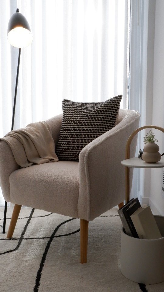 Raise your hand if you've ever:
> Started a room, wondering why it doesn't work
> Bought stuff that doesn't quite fix the space
> Felt overwhelmed by the clutter
We get you, That's exactly what we are here for!
.
.
.
#interiordesigntoronto #realhomes #homeorganization #organizedspaces #designforlife #intentionalliving #homedecor #mindfulhome