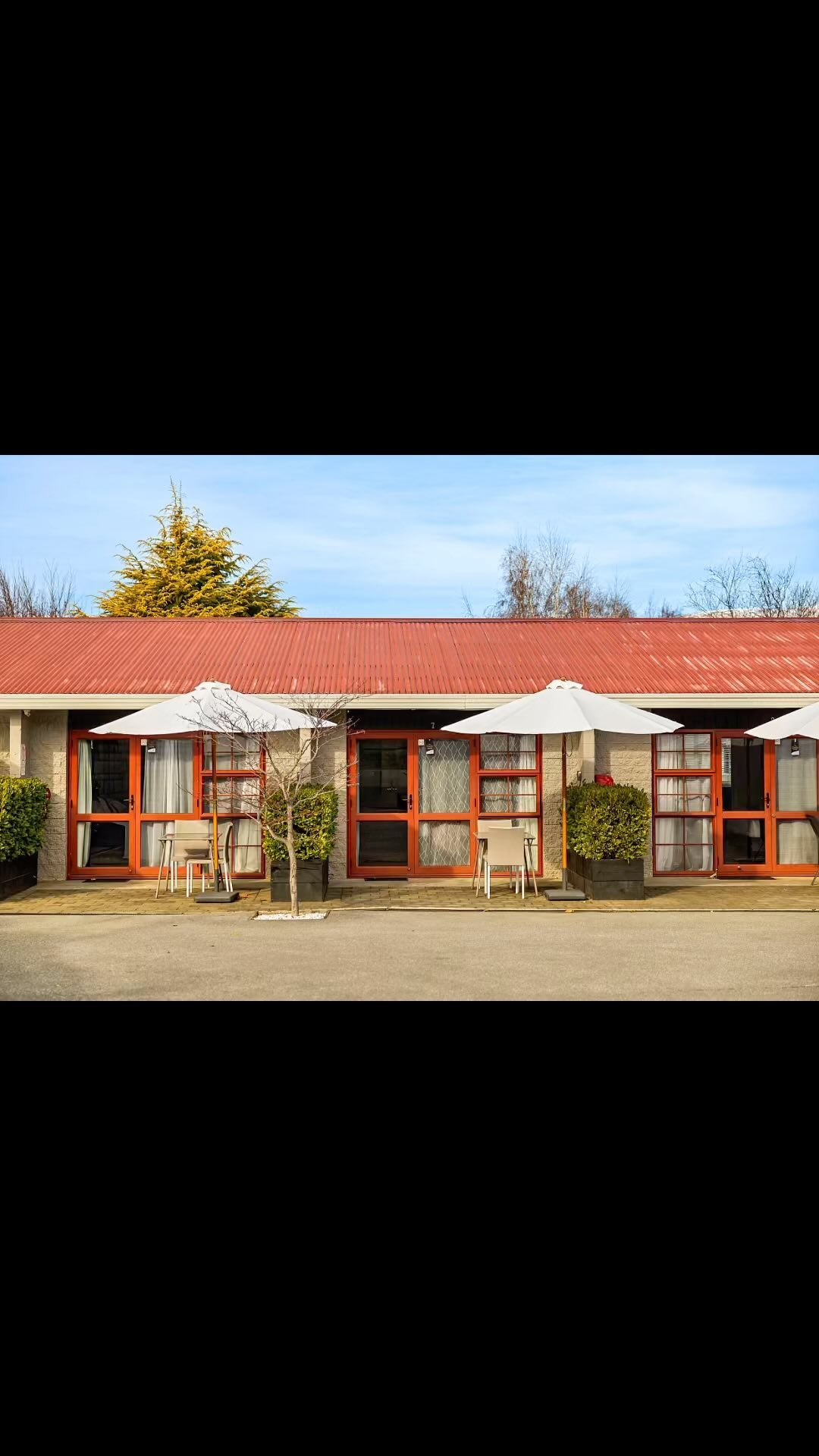 Cozy Vibes at Arrowtown Motel & Apartments.
Our Studio rooms make the perfect spot to unwind after a day of adventure.
Book yours today!
#arrowtownmotelapartments #getaway #relax #lovenewzealand