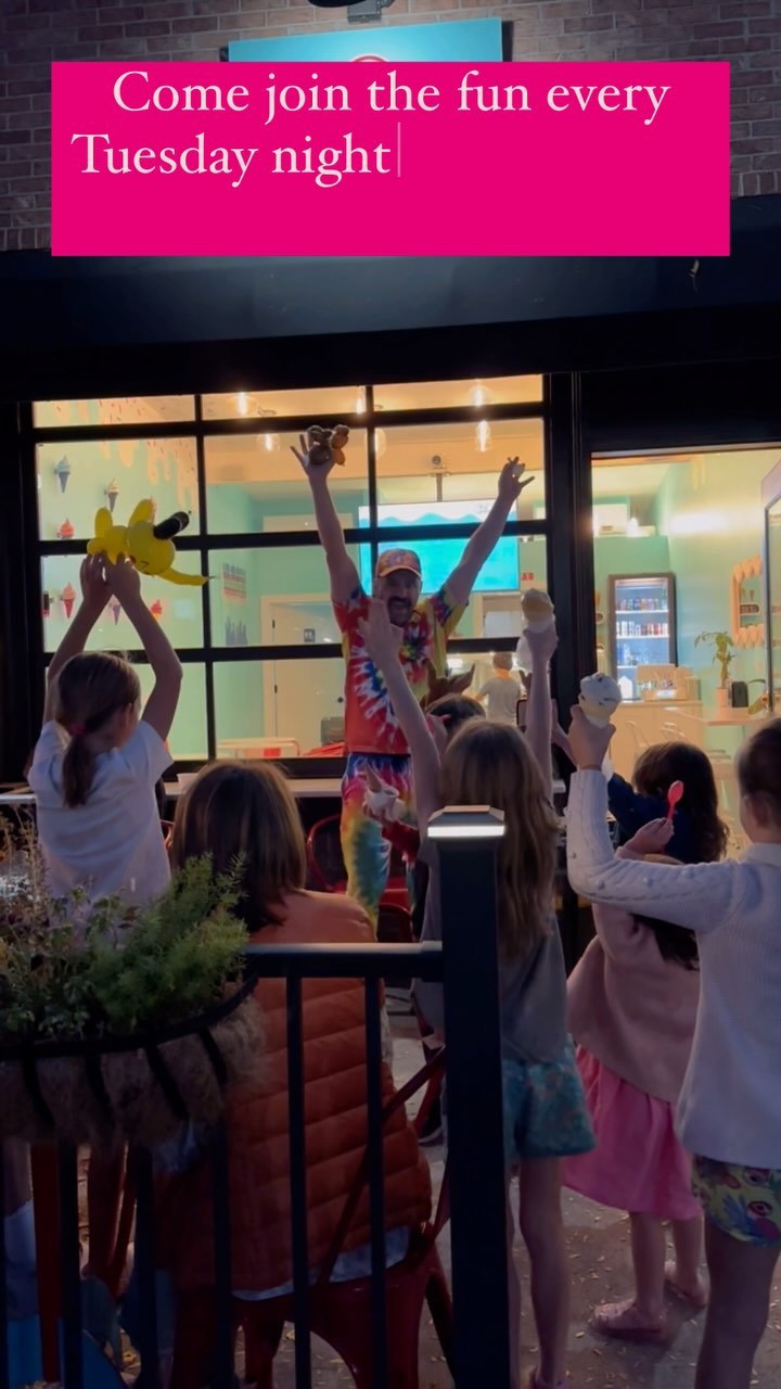 Come join the fun every Tuesday night at @scoopsdenver for kids night! With weekly specials and free balloons!
#icecream #kidsnight #scoopsdenver #denverballoonguy