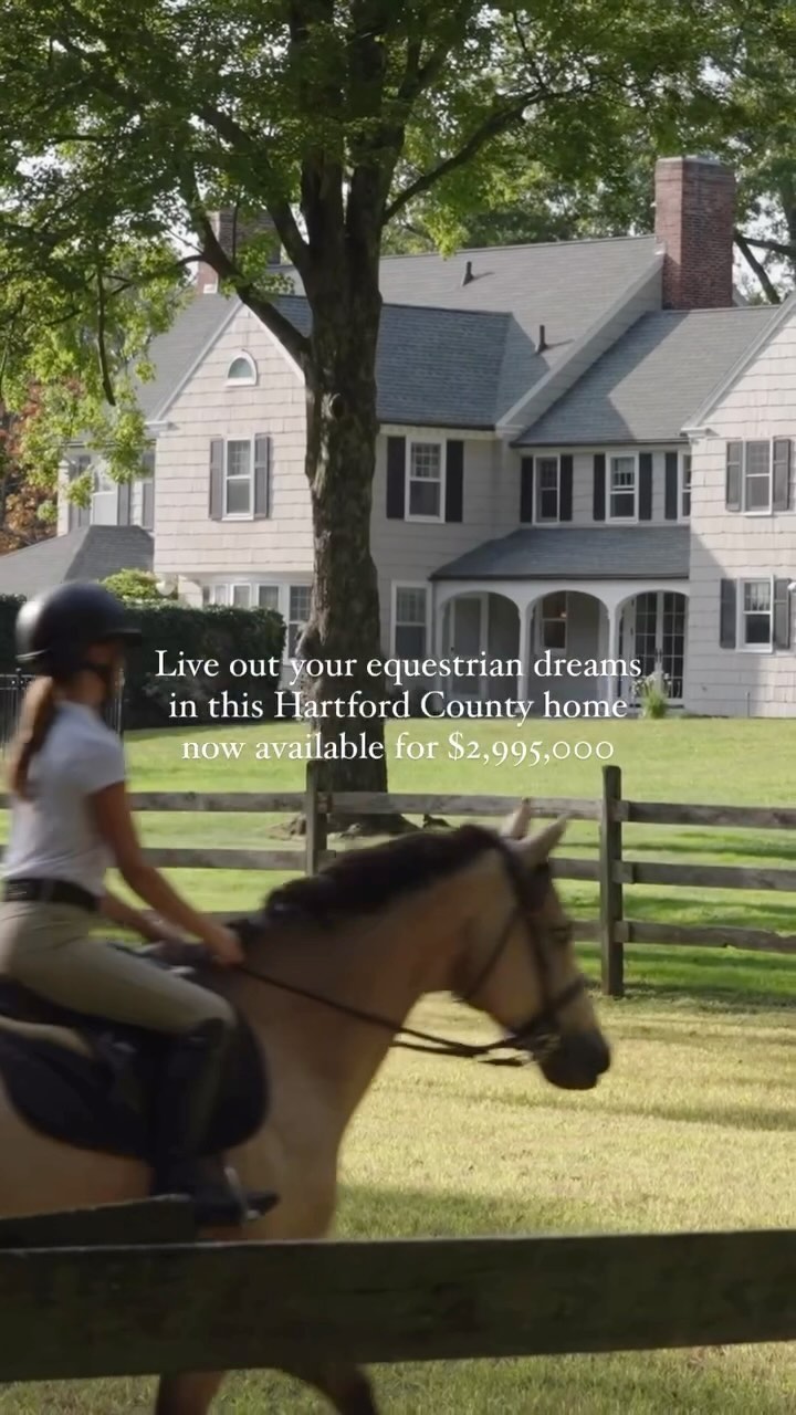 This gorgeous property and lifestyle can be yours from @williampitsir but if it’s not in your neck of the woods, and you would like to build your dream horse property, let @equine_residences and I make your dreams come true!
#horseproperty #horselifestyle #horselife #horselover #pferdelifestyle #equitekture #interiordesign #architecture #pferdeliebe❤️ #designinspo #design #immoblien #interiorarchitecture #horselover #style