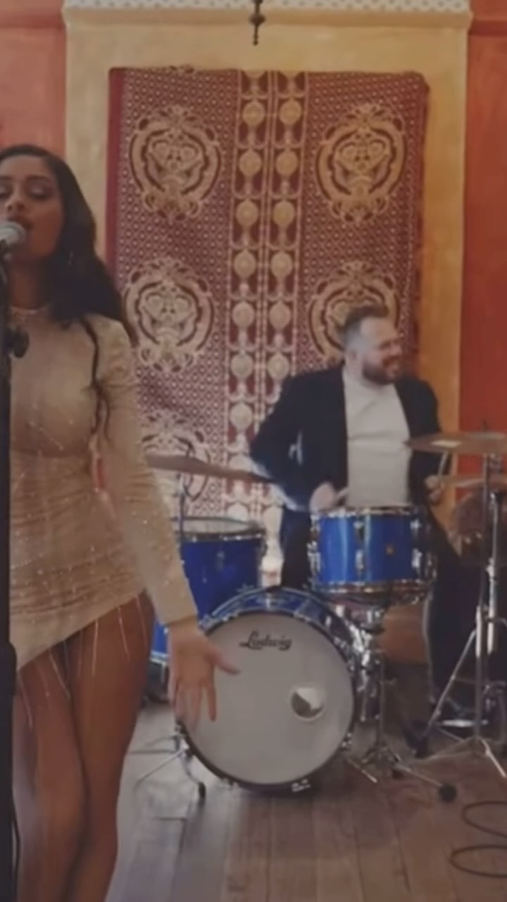 Bringin’ the best beats! Do you have an event emergency? @jukeboxdynamite to the rescue!
#wedding #weddingband #covers #weddingentertainment #partyband #melbourneweddings #jukeboxdynamite #coverband #melbourne #companyparty #music #eventsmelbourne #eventsprofs #awardsnight #events #eventplanning #showband #corporateevents #eventplanner #shesaidyes #weddingmelbourne #specialday #bride #melbournemusic #sydneymusic #production #weddingsaustralia #weddinginspiration #luxuryweddings