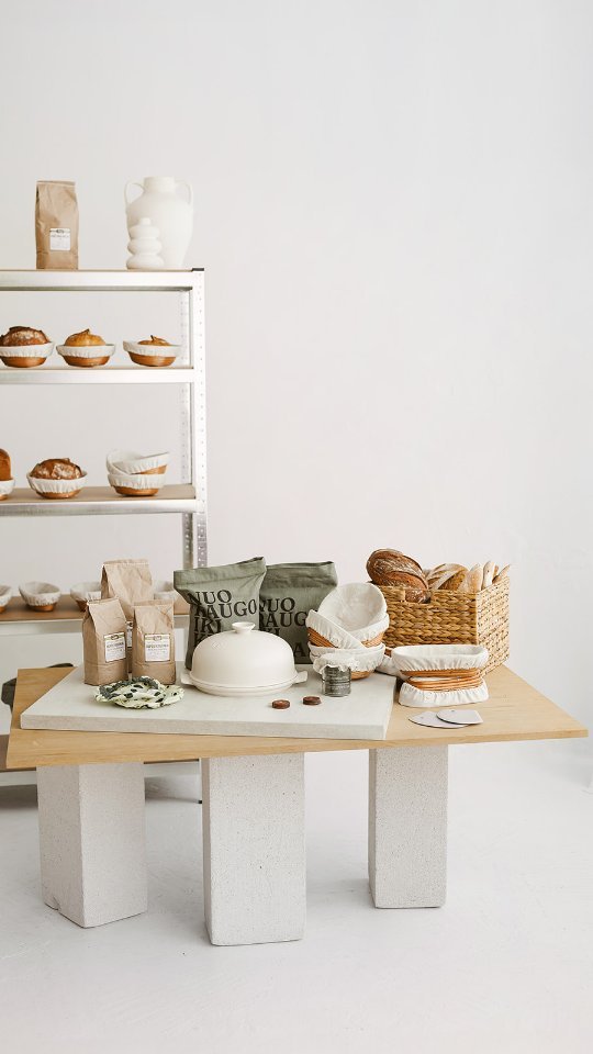 JAU GIRDĖJAI?
VISKAS PO VIENU STOGU! 💥
Atsibodo ilgos ir beprasmės paieškos?
Niekaip nerandi kokybės ir kainos santykio išpildančios prekės?
Rūgsta siūlo išeitį! 🎉
Užsuk į mūsų nuolat duona kvepiančius internetinius namus, apsižvalgyk ir išsirink duonos kepimui namie reikalingus ar patinkančius įrankius, o jei mėgsti labiau valgyti nei gaminti - būk pirmas ir išbandyk Duonos prenumaratą jau šiandien! 🛒
↪️ www.rugsta.lt