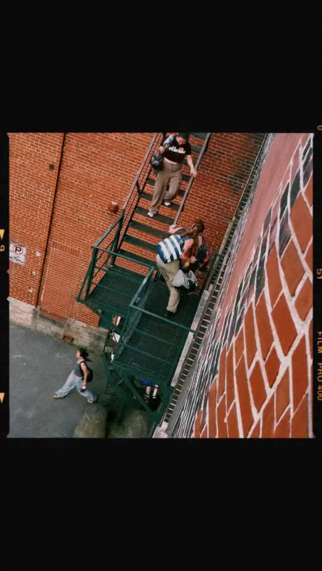 🎥 Un avant-goût de ce qui vous attend…
They have been working relentlessly depuis quelques semaine pour vous offrir une expérience exceptionnelle 🔥
Les sons, l’énergie, la vibe — tout ça en live au Uplift514 Block Party au @festivaljazzmtl 🎷💥
👉🏾 Du 2 au 5 juillet, on prend le contrôle de la rue devant le Pub Molson avec 3 groupes 🔥, 2 performances par soir (17h & 19h) et une ambiance que tu ne trouveras nulle part ailleurs.
Ce n’est pas juste un show.
C’est une célébration pour la culture.
📍 Montréal – Festival International de Jazz
🎶 #RoadToJazzFest
🧠🕺🏽 @meloomat & @gknow_izafamily
#Uplift514 #MtlJazzFest #BlockPartyVibes #LiveFromTheStreet #SummerInMtl