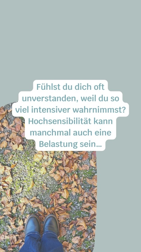 Manchmal kann die Hochsensibilität einfach nur nerven und man wünscht sich, man könnte alles etwas gelassener sehen, sich weniger Sorgen und Gedanken machen, nicht alles so persönlich nehmen, Reize besser abschirmen, weniger intensiv fühlen, usw. So wie das andere (durchschnittlich Sensible) eben (scheinbar) können… Und wenn jemand dazu noch einen unbedachten Kommentar wie: «Sei doch nicht so empfindlich!» von sich gibt, sinkt das Selbstwertgefühl in den Keller.
Ich sage euch, auch mir geht es manchmal so. Auch wenn ich die HS grundsätzlich als Stärke wahrnehme und meist die Vorteile sehe, die sie mit sich bringt. Und das ist völlig ok!
Versuche das:
- Akzeptiere deine Gefühle, sie gehen wieder vorbei (Widerstand hilft nicht – im Gegenteil!)
- HS ist ein Persönlichkeitsmerkmal – du kannst sie nicht wegmachen. Aber du kannst Strategien lernen, um langfristig damit umzugehen. Hole dir Hilfe, falls nötig.
- In einem zweiten Schritt, rufe dir in Erinnerung, was für Stärken die HS mit sich bringt. Hohe Empathie, Kreativität und vernetztes Denken sind nur ein paar von gaaanz vielen.
- Schreibe gerne auf, welche Stärken du hast. Die kannst du in einem schwachen Moment hervorholen.
Siehst du deine Hochsensibilität vorwiegend als Stärke oder als Belastung? Falls du Strategien brauchst, um damit umzugehen, kann ich dir gerne helfen und ein Stück auf deinem Weg begleiten.
Für eine Begleitung oder ein kostenloses Beratungsgespräch kontaktiere mich gerne per DM. Für mehr Infos schau mein Angebot an: www.feingesinnt.ch (im Linktree in der Bio).
Herzlich, Jacky 🦋
#hochsensibilität #hochsensibel #hochsensible #sensibel #hspcoach #hochsensitiv #hspcoaching #hochsensibelglücklich #feingesinnt #coaching #beratung #seelenweg #leichtigkeit #innereruhe #lebensfreude #energie #balance #erfolg #selbstbestimmung #selbstliebestärken #selbstreflexion #mentalegesundheit #psychologischeberatung #resilienz #ressourcen #achtsamkeitimalltag #selbstwahrnehmung #selbstfindung #überreizung #nervensystem
COACHING
BERATUNG
HOCHSENSIBILITÄT
EMOTIONSREGULATION
STRESSREGULATION
ABGRENZUNG
POTENTIAL
SELBSTVERTRAUEN
MINDSET