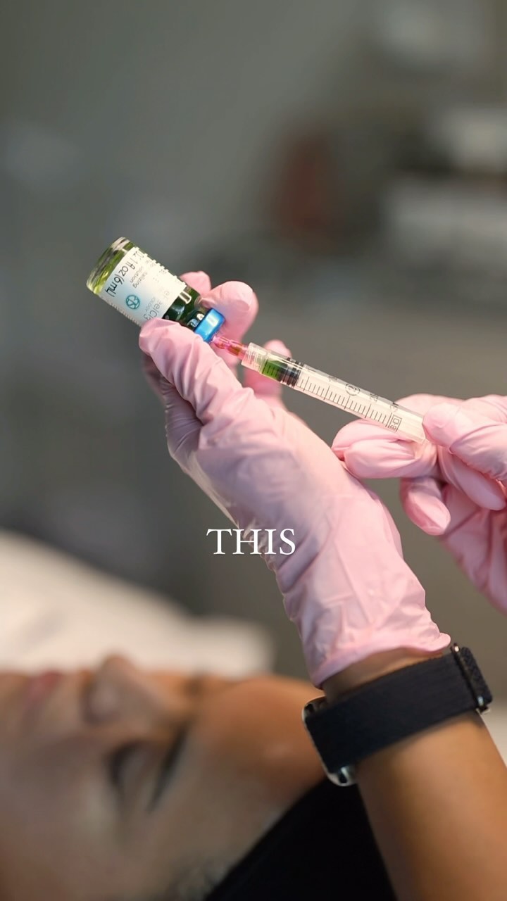 Our new BioRePeel Service is here and has made such an amazing impact on our customers!!
The BioRePeel Service is a gentle Chemical Peel that sheds dead Skin Cells , exfoliates the skins surface , Hydrates, and reveals more youthful looking appearance to the skin ✨
As a plus it also helps with :
⭐️ Fight Fine Lines & Wrinkles
⭐️ Lift pigmentation
⭐️ Even Skin Texture
⭐️ Help improve Acne & Acne Scars
Safe for all Skin types, tones and ages 🫧
Message us now to book your service & receive $50 off the service 💋 our treat
#medicalspa #shreveportbossier #results #skincaregoals✨ #glowingskin #biorepeelcl3 #facialspa #esthetician