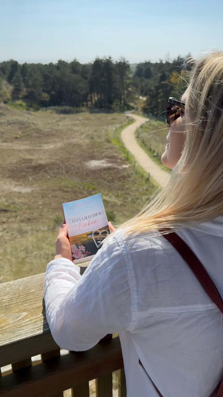 Das Taschenbuch ist jetzt, ab dem 20.05.24, erhältlich und kann bestellt werden 🎉
#newrelease #buch #roman #neuerscheinung #nordsee #strand #taschenbuch #liebe #bücherliebe #bücher #selfpublishing #buchgeschäft #buchladen