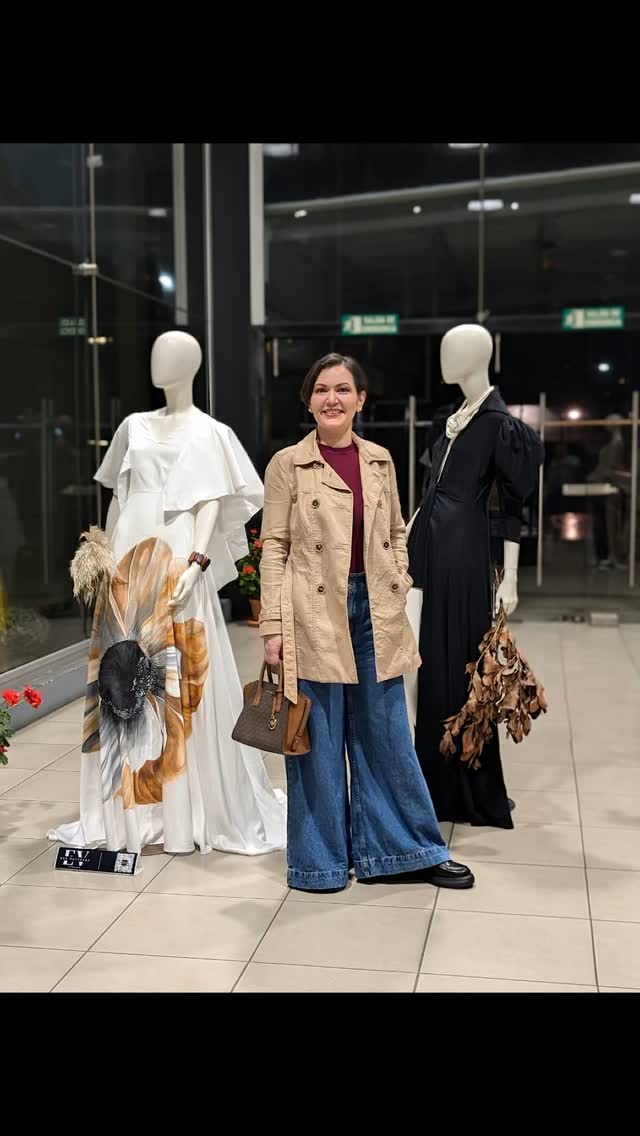 El arte nos conecta más allá de las fronteras. 🌍
Algunas de mis piezas exhibidas en el BRICS+ Fashion Summit en Moscú @mbfwrussia ahora estarán en el Teatro de la Aduana, con el apoyo del Ministerio de Cultura y Juventud. @mcj_cr
Una oportunidad única para compartir la riqueza cultural de Costa Rica. 💫
.
.
Art connects us beyond borders. 🌍
Some of my pieces exhibited at the BRICS+ Fashion Summit in Moscow @mbfwrussia will now be at the Teatro de la Aduana, with the support of the Ministry of Culture and Youth. @mcj_cr
A unique opportunity to share the cultural wealth of Costa Rica. 💫
#EveValverde #ModaSostenible #SensorialColletion #ArteEnLaModa #SlowFashion #BRICS+