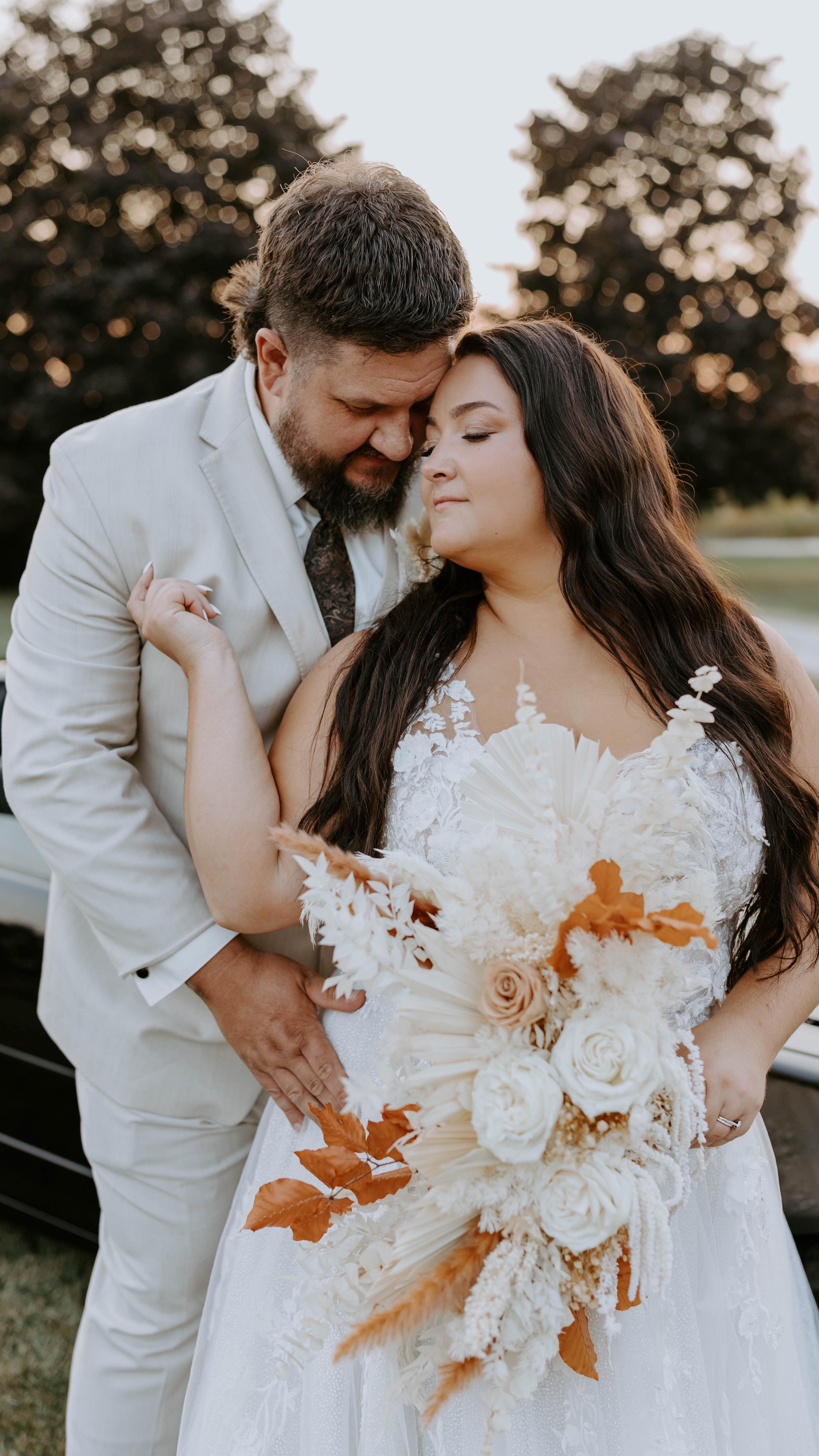 JL + Todd’s day was stunning from beginning to end. Every detail, every piece of decor, her dress, the suits, was pure autumn boho vibes. Stunning. Absolutely stunning. I have captured so many happy moments in JL’s life and capturing her wedding day was such an honor. I wish you two nothing but a life of happiness, love and peace. You both deserve it. Here are some behind the scenes from her day 🫶🏼