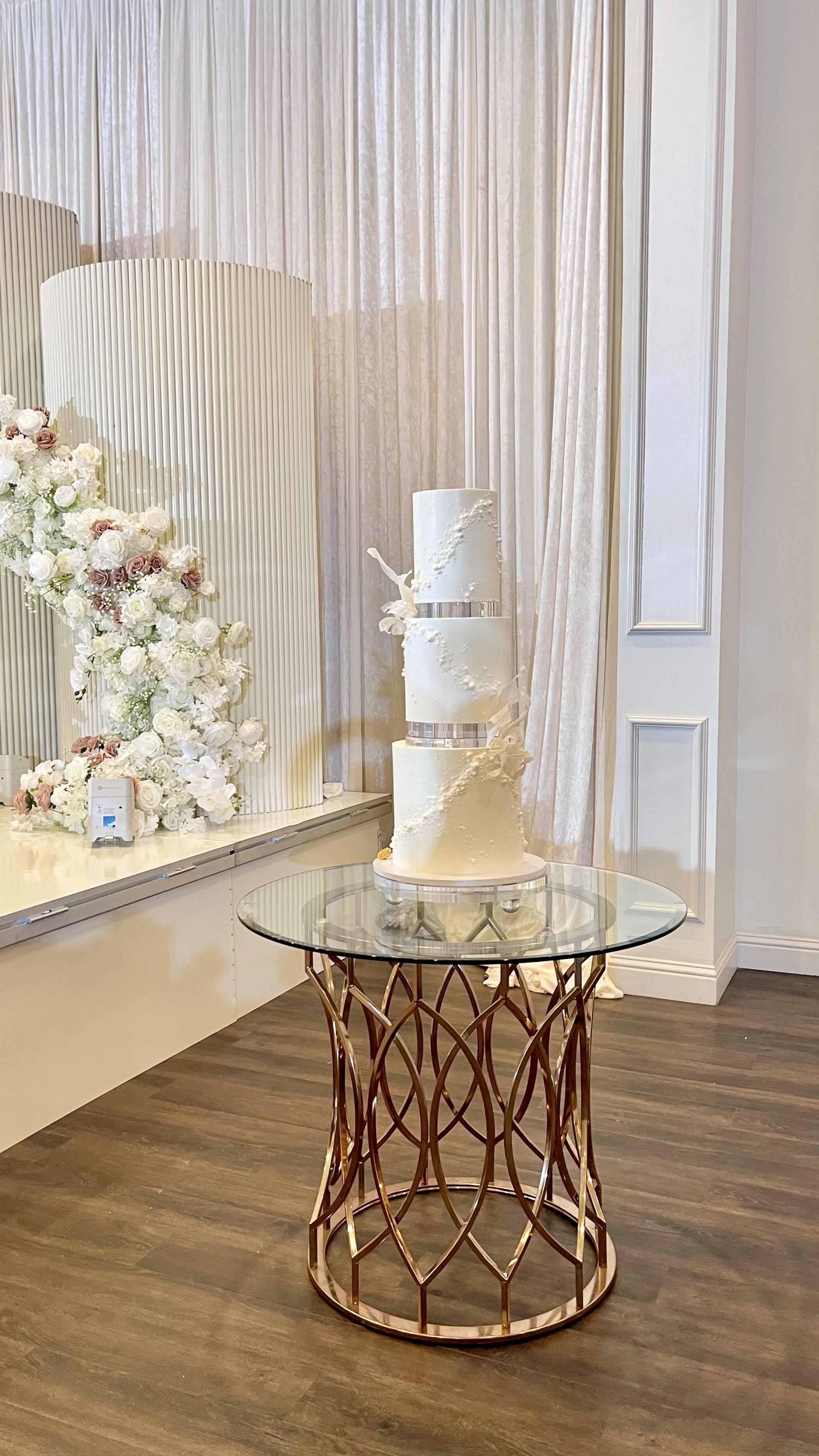 #BTS
.
.
.
.
.
Cake Spacers and Acrylic Cake stand @prop.options
.
.
#sugardreamsodeza #weddingcake #whiteweddingcake #weddingcakeinspiration #weddingcakedesign #weddingcakeartist #cakeartist #bespokeweddingcakes #bespokecake #luxuryweddingcake #luxurycakes #wedding2024 #wedding2025 #modestoweddingcake #modestocakes #localbaker #cakesofinstagram #cakecakecake #wedding