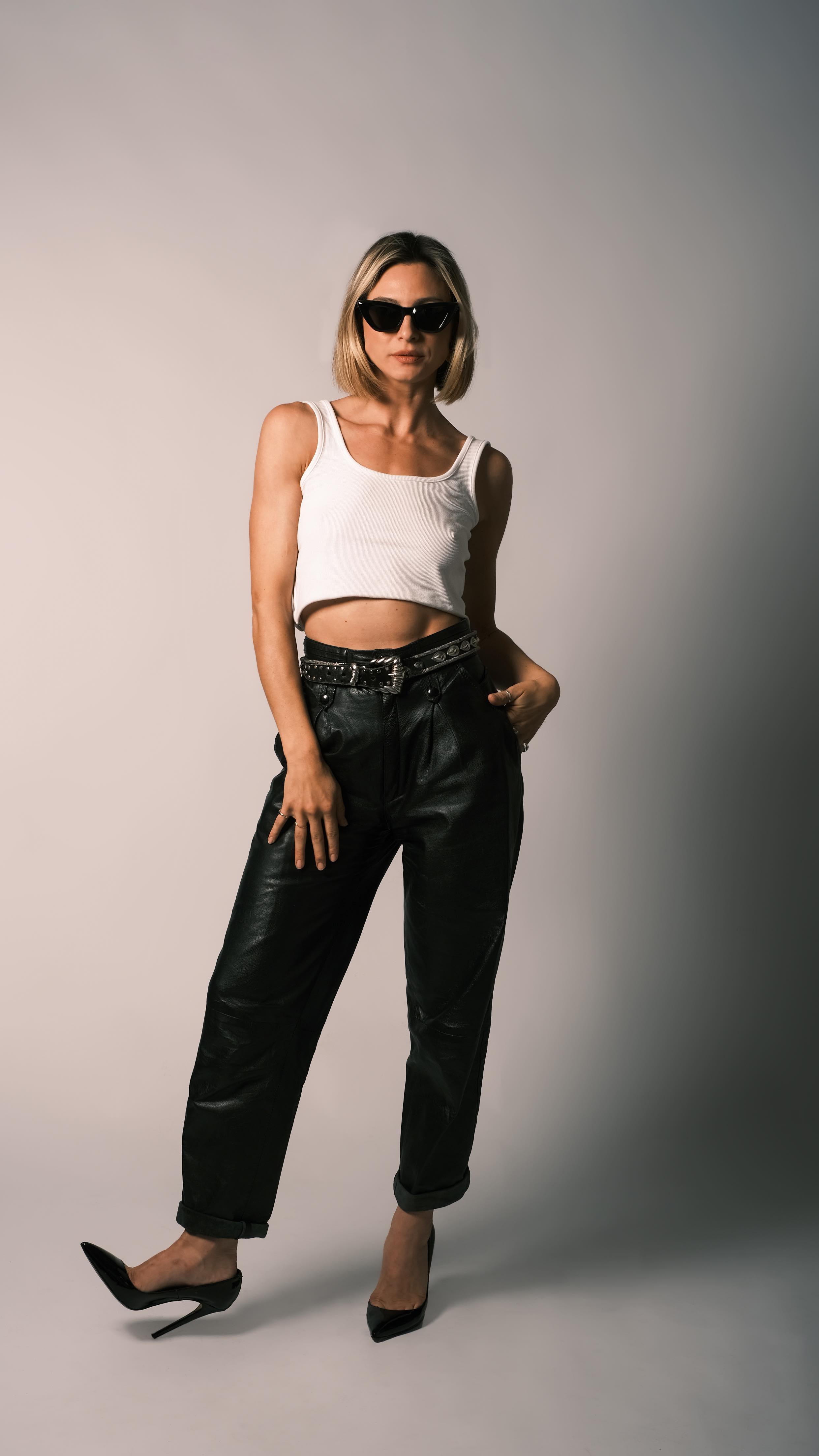 Quick sneak peek from Studio 5A! 🔥
Watch how we Snap & Slay!!
Who’s ready to step into their empowerment? 💃
#personalbranding #behindthescenes #shootbts #studioshoot