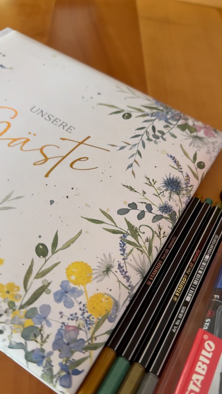 g‘heiratet wird. ❤️
Hochzeiten sind etwas ganz besonderes. Wenn zwei Menschen sich das Ja-Wort geben, dann wird dieser Tag zum Highlight für jeden Gast. 🤩
Im Restaurant @amteich.restaurant durfte sich die Hochzeitsgesellschaft eines wunderschönen Ambiente erfreuen.
Die Traumhochzeit direkt an einem Teich genießen zu können, diesen Luxus genießt nicht ein jeder. 🥰
Neben herzlicher Gastfreundschaft des Personals, die einem stets mit Getränken und Snacks versorgen, darf man sich auch eines einzigartigen Ambientes erfreuen, welches im moderem Touch möbliert ist. 🤩
Wir als Fotoboxdienstleister durften auch Teil dieses besonderen Tages sein. An die Hochzeitsdeko angepasst, gestalteten wir einen traumhaften Hintergrund, den man sonst nirgendwo bekommt. 🥰
Mit unserer Fotobox genießen Sie höchsten Qualitätsstandard, und Sie haben keinerlei Aufwand.
Sichern Sie sich jetzt Ihren Termin und fragen Sie unverbindlich direkt hier an.
Wir freuen uns von Ihnen zu hören. ❤️
#hochzeit #fotobox #event