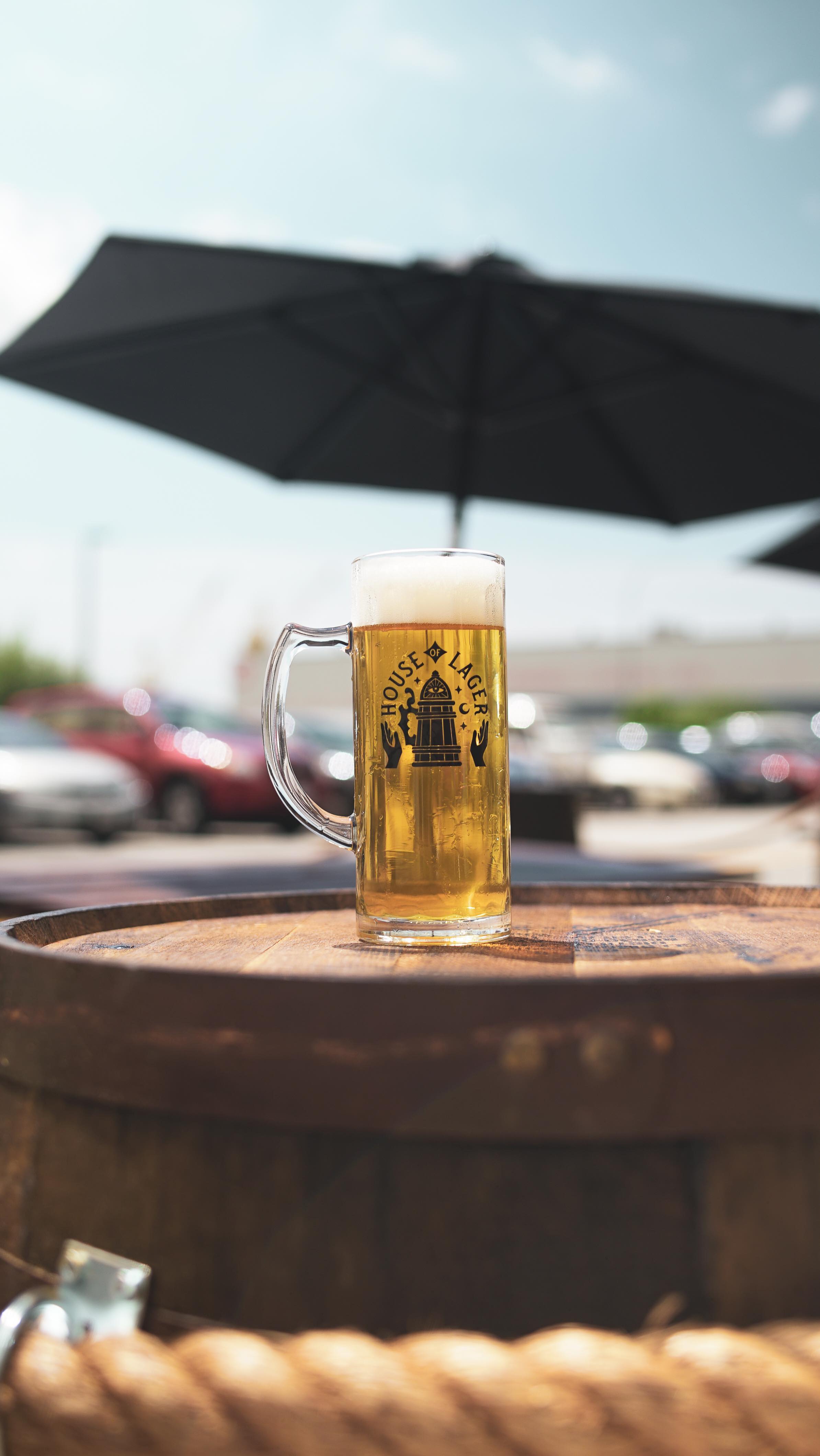 BIERGARTEN POP UPS // The work week is over… trying to figure out what the hell to do tomorrow? Why not come down to Oceanfront Park to our little beer garden pop up from Noon to 6 pm!
We will be pouring $5 beers - featuring our flagship Bavarian Lagerbier plus beers and cider from our friends. There will be good tunes and good eats provided by @peakprovisionsgrocer
AND we plan to do this not only tomorrow but also on Saturday August 24th and 31st
Come down and say hi!
#beer #squamishbeer #lager