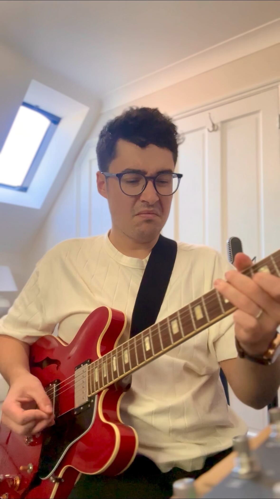 Having a blast gigging & recording with this beautiful axe from the lovely people at @tokaiguitarsukireland 🙏🏼 An absolute stunner ✨ Here I’m lending some noodles to the dreamboat trio of @fly_fri @charliehunter67 and @calvin_napper