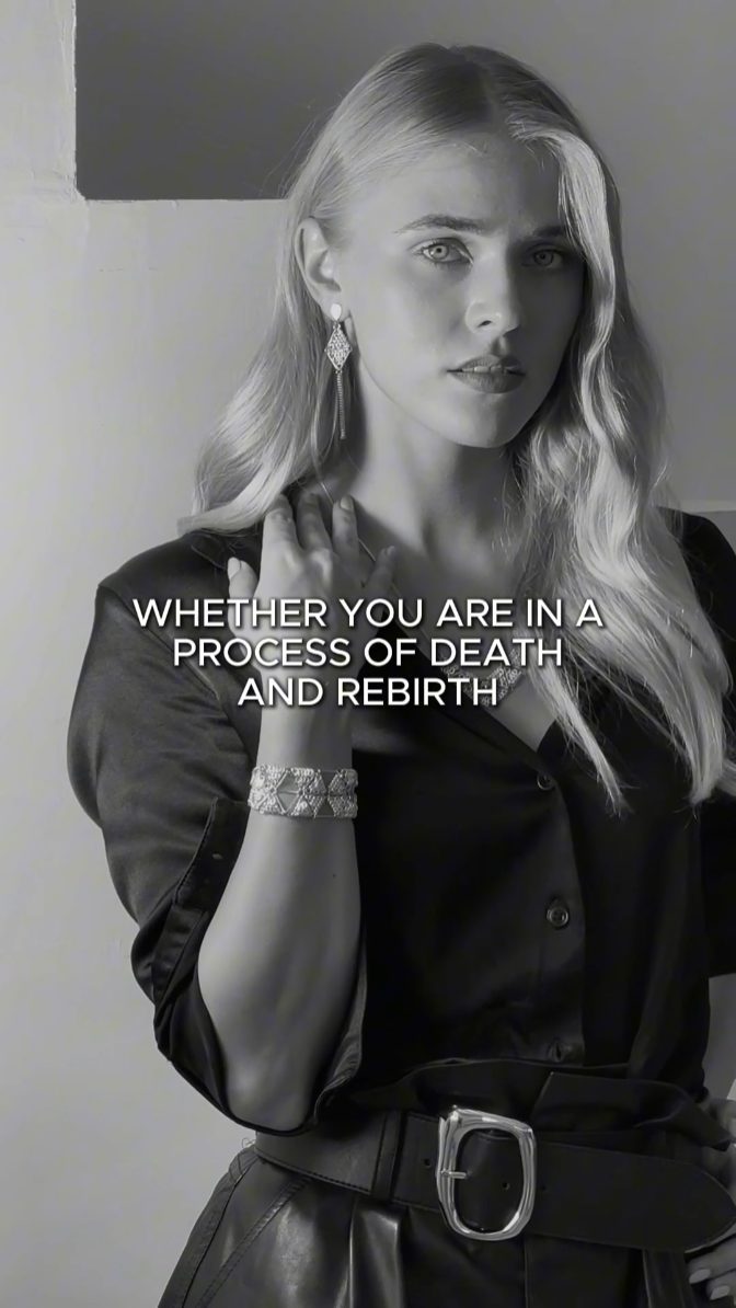 A Rose is Always A Rose 🌹
You Are Always Divine 💫
You Are Always Supported ♥️
#handmadejewelry #jewelrywithmeaning #jewelryaddict #beatajewelry #channeling #divinefeminine