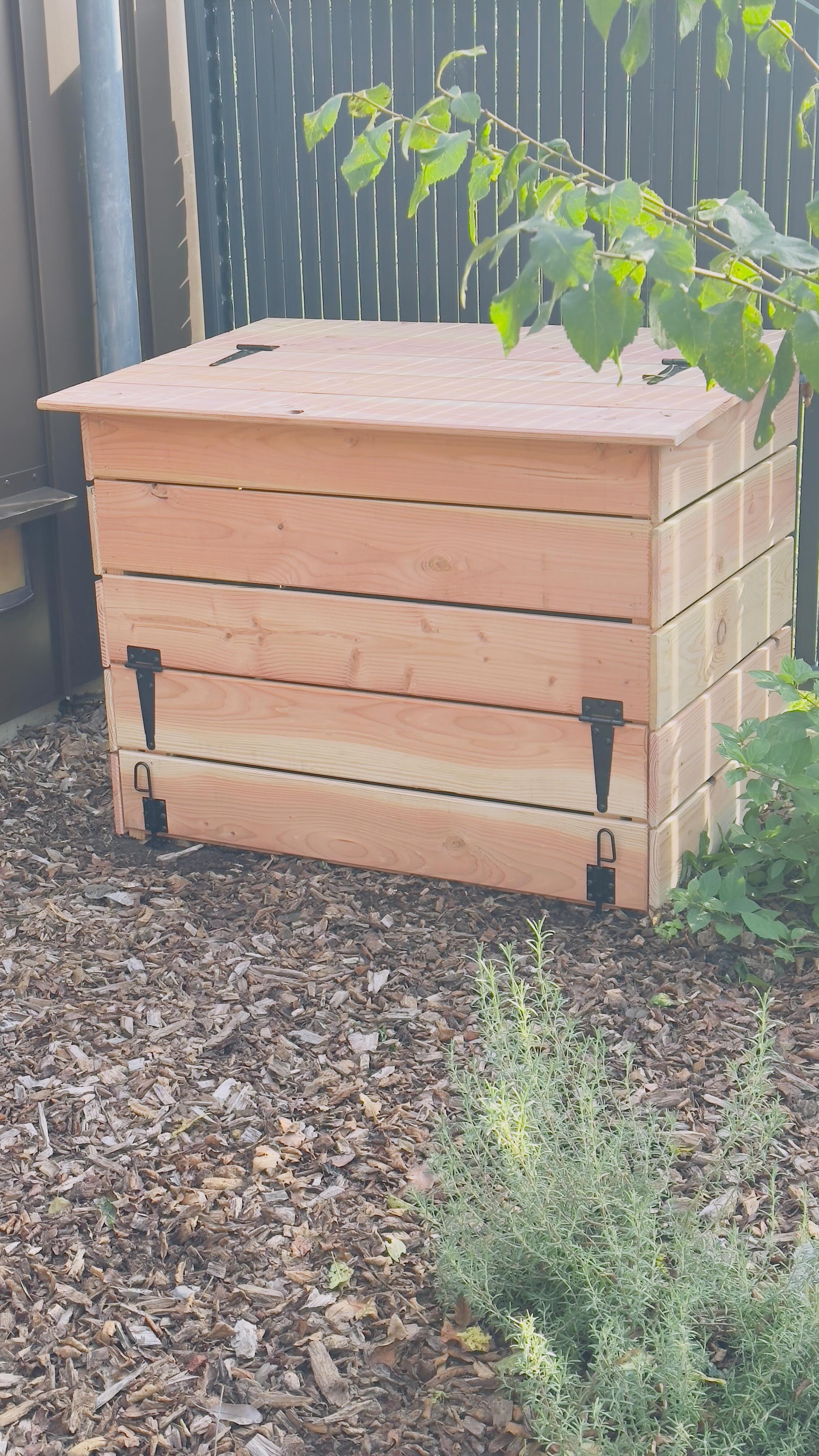 Nouveau projet signé MB Passion 🌿 : un compost en bois de Douglas, solide et durable ! 💪♻️ Parfait pour recycler vos déchets tout en prenant soin de la planète 🌍
#MBPassion #Charpentier #BoisDeDouglas #TravailDuBois #Compost #Artisanat #FaitMain #ConstructionBois #EcoResponsable #PourLAlsace #Alsace #ArtisanAlsacien