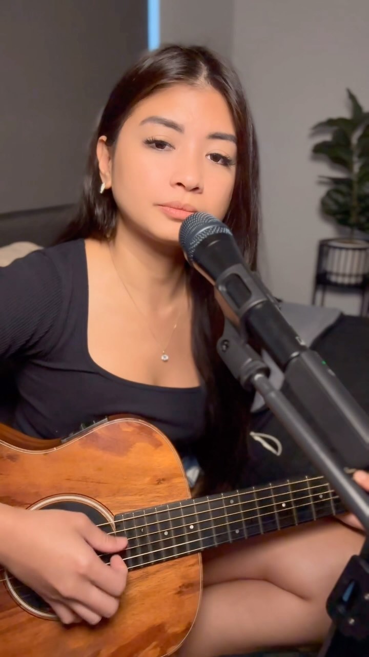 ‘Birds of a Feather’ as your aisle song—just imagine… ✨🥹💕
#perthlivemusic #perthacousticmusic #perthacousticmusicians
#PerthEventSinger #febreymusic
#perthweddingsingers #PerthWeddingSinger #PerthWeddings #perthbrides #perthluxuryweddings #perthsingers #perthmusicscene
#PerthEventSingers #perthluxuryevents
#PerthWeddingEntertainment #perthlife #perthmusic #perthweddingsupplier #perthentertainment #perthsinger #perthweddings #perthweddingvenue #perthweddingvenues #perthweddingideas #pertheventplanners