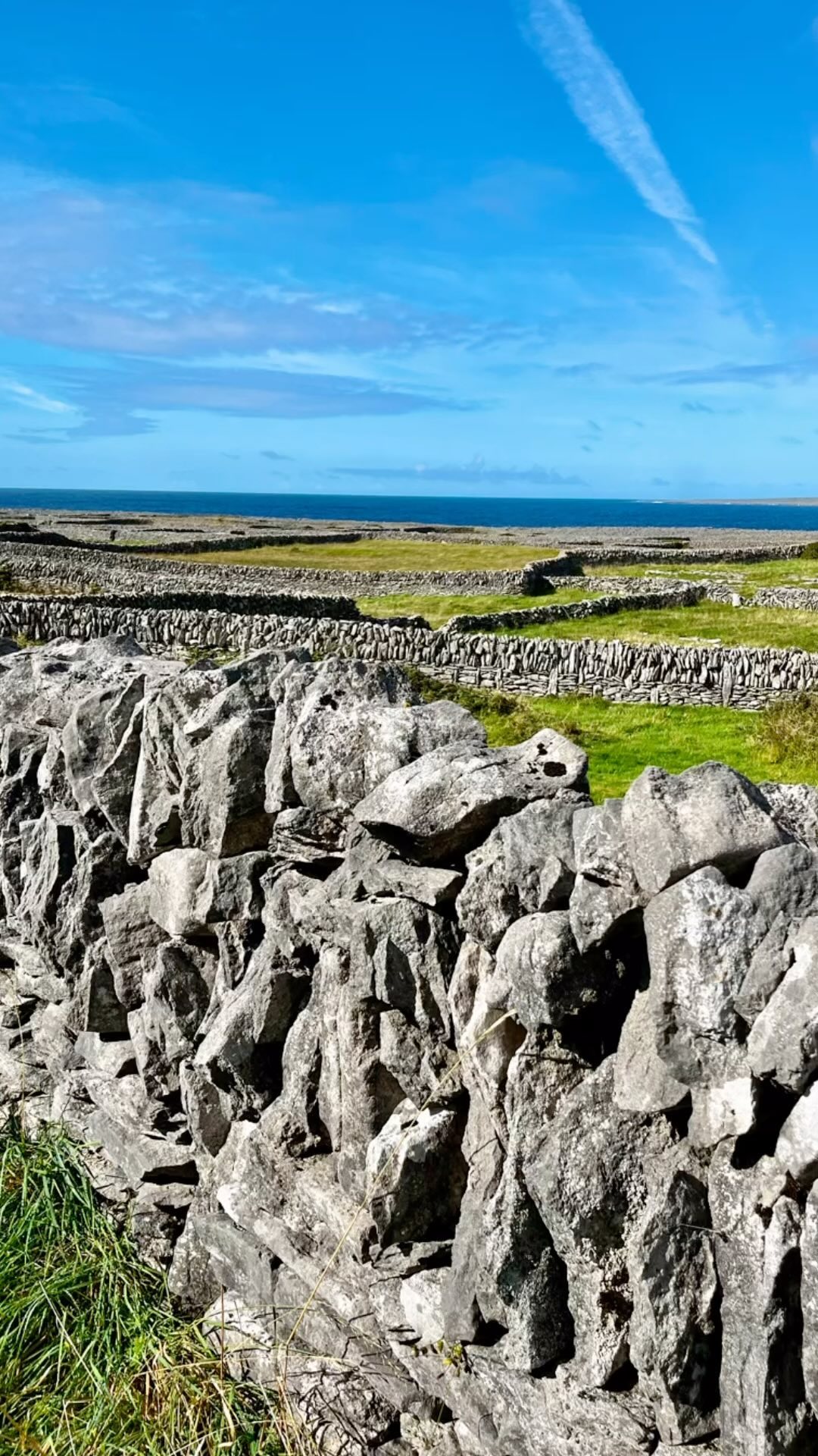 Lovely day yesterday wandering Inis Oírr after a short visit to the Féile na gCloch (Festival of Stone) great to see many familiar faces and familiar walls. #drystonewalling #feilenagcloch