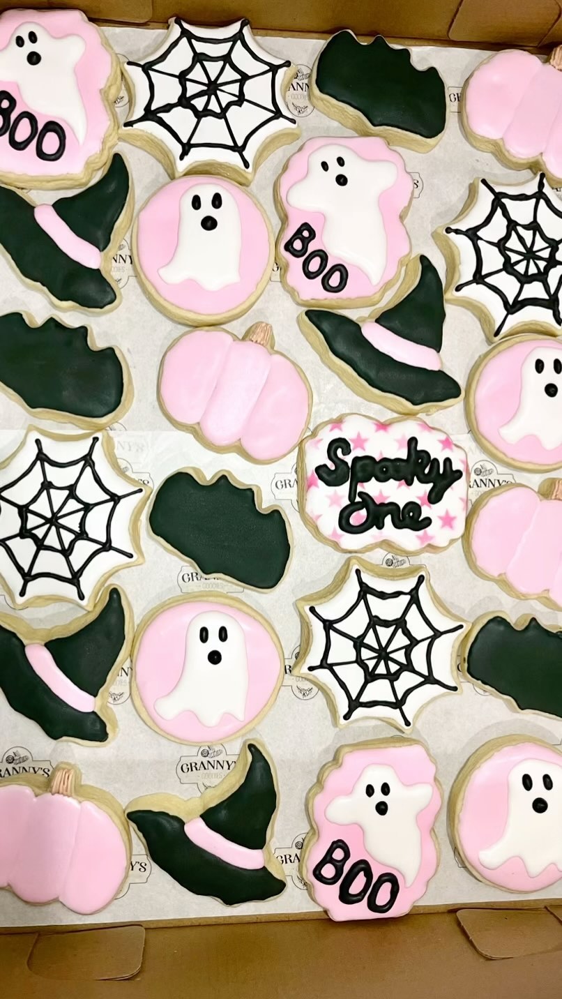 Cute spooky sugar cookies! 👻