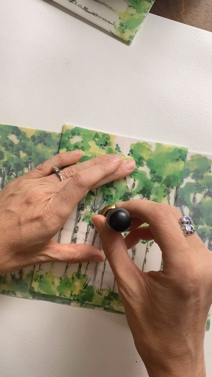 Congrats N & L! Hereโs a little look at assembly of these beauties โค๏ธ We loved putting these together for our clients! Note: this is about 7,000x faster than real life lol. Cheers to a beautiful wedding and life!
#weddinginspiration #weddinginvitations #watercolor #watercolorinvitation #rockymountainbride #invitations #coloradowedding #stationery #watercolorinvitation #invitations #vailcolorado #vailwedding