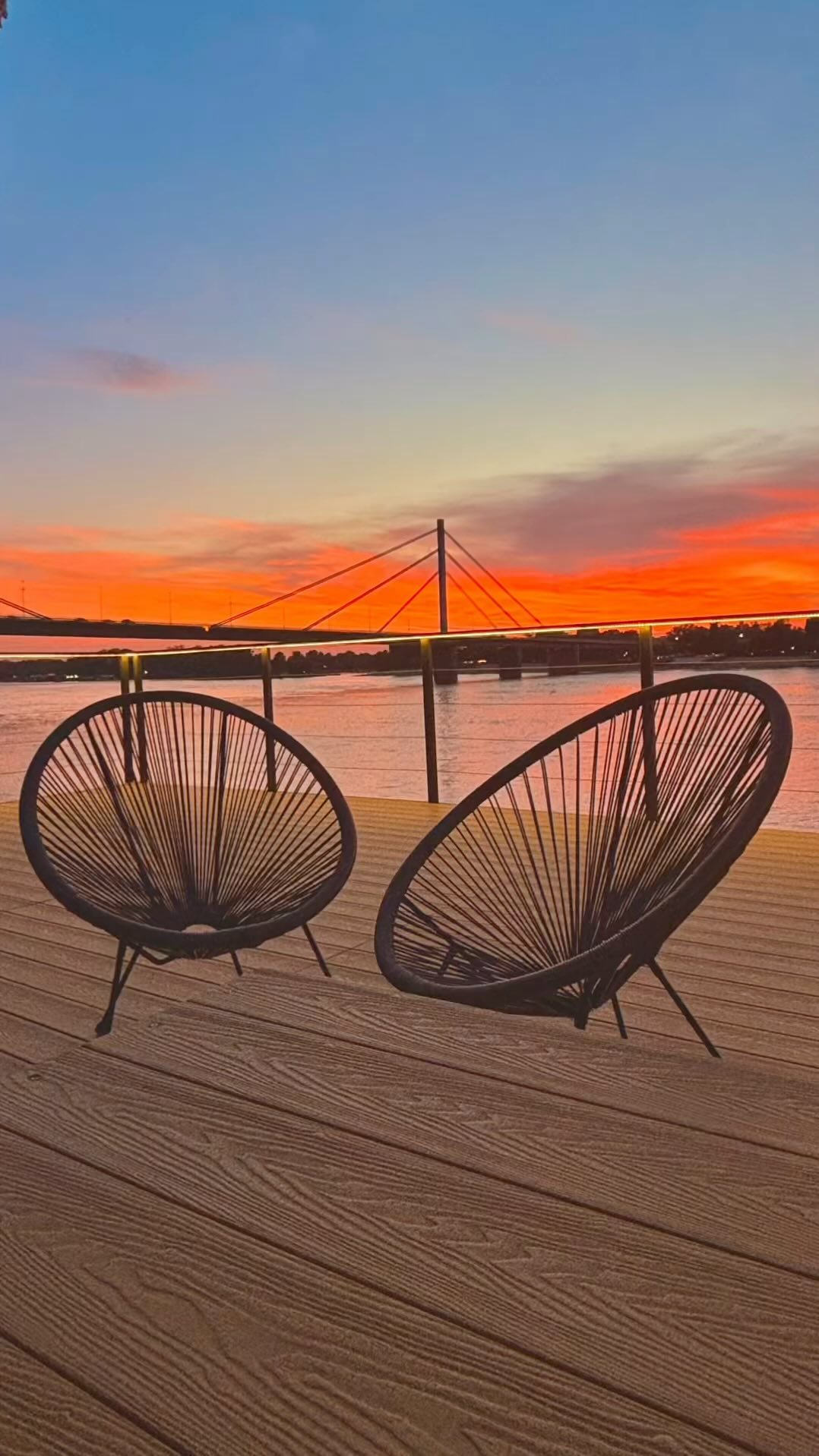 Prosledi društvu ovaj reel i rezervisete svoj termin za vašu sledeću proslavu ili druženje i uživajte pored Dunavu uz najlepši zalazak ☀️ u Novom Sadu 🤩😎
Za sve info pišite nam u DM 📥
#kucanadan
#kucazaodmor
#kucazaizdavanje
#vilanadan
#prostorzaproslave
#prostorzarodjendane
#devojacko
#rodjendan
#timbilding