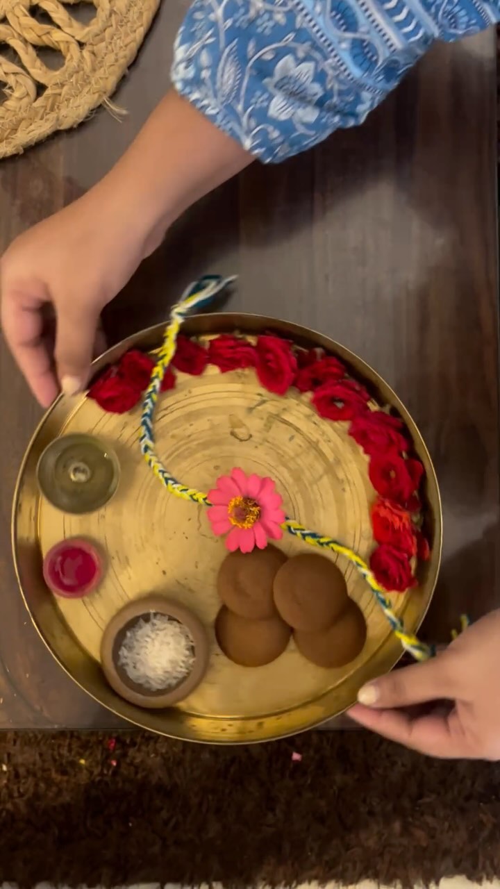 *FLOWER RAKHI CONTEST*
We’re here with a fun filled contest that’ll bring surprises for both you and your brother this Rakshabandhan.
The choosen follower from our insta family will be rewarded with Biocarve Seeds to fill their garden with love, laughter and tea sips.
Follow these simple rules to participate-
1. Make a video of your rakhi making and send it to us i.e @biocarveseeds.
2. The flower used must be real.
3. You must be a follower.
4. Tag three of your friends to spread the word.
Wishing you luck :)
#biocarveseeds #rakshabandhan #rakshabandhanspecial #rakshabandhancontest