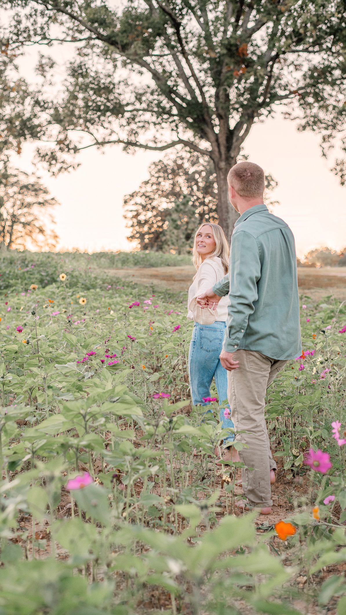 When plans align and the great Godly universe responds ❤️ Magic. Pure magic ! 🙌🏻 #emeraldislephotographer #alliemillerweddings #alliemillerphotography #ncweddingphotographer #alliemiller #love #weddingphotography @sydneyjdodson @grayleary ❤️❤️ n Sul 💕
