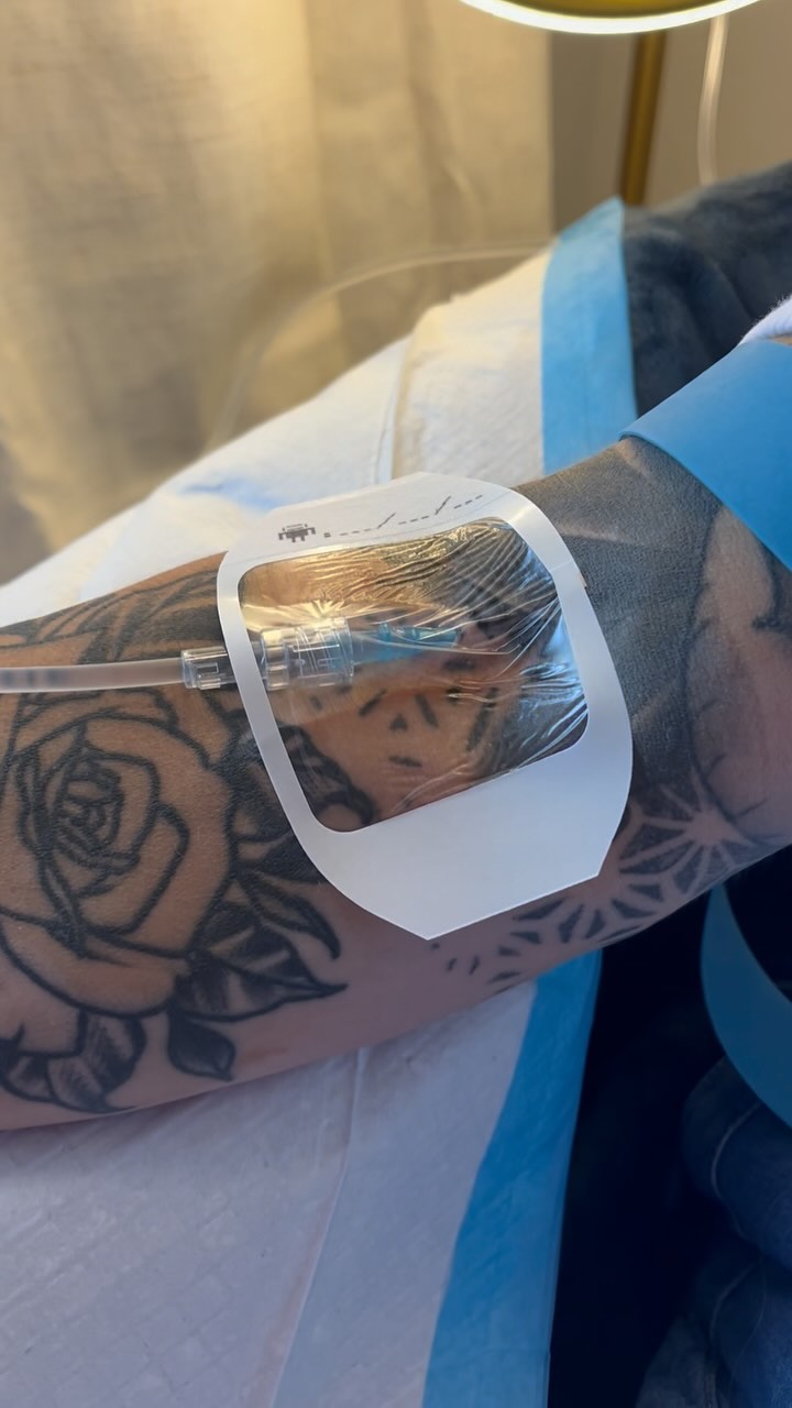 August is slipping away but don’t let your health be! Pop in for a drip before the end of the month for 15% off and make sure you enjoy the rest of summer to the fullest with the best of hydration in Reno. 💧 ☀️
We have a wellness lounge and private room as well if you prefer to be solo ✌🏻 Hope to see you soon!
#ivhydration #ivhydrationtherapy #ivhydrationclinic #mobileivhydration #renowellness #summervibes #fitness #feelyourbest