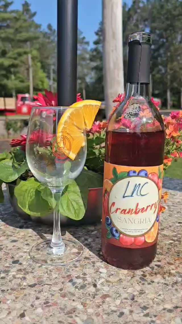 🌞 Our limited-edition Cranberry Sangria wine is here!🌞
Bursting with cranberry, citrus, and berry notes, this fruity wine is summer in a bottle.
Only available in our gift shop — and only while it lasts.
Free wine tastings offered daily
Stop by this week and grab yours!
Free marsh tours Friday and Saturday @ 11am & 1pm
#SangriaSeason #LNCWine #CranberryCoolDown #sangriasummer #fruitwine #cranberrywine #freewinetasting #freetours #lakenokomiscranberries