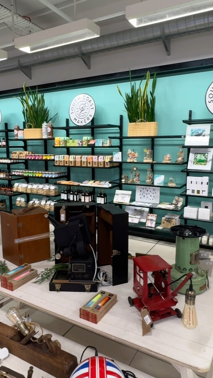 🎉 @SouthCoastMakers are back at Bobby’s! 🎉
We’re so happy to once again welcome South Coast Makers into Bobby’s and showcase their one-of-a-kind gifts! Discover the new SC Maker area on the ground floor and explore a wonderful selection of local, handmade treasures including jewellery, framed original art, vintage lamps, home accessories, greeting cards, limited edition prints and so much more. There is also a huge range of locally sourced treats including fudge, shortbread, chocolate, hand-roasted coffee, jams, honeys, chutneys, teas, the list goes on and on…
This space will continually transform over the festive season with local makers popping up as we get closer to Christmas. If you’re a local creative who wants to get involved pop over to chat to them at their emporium store on the 1st floor of @theavenuebournemouth or drop them a DM/email for all the info.
Swing by and support your hometown creatives! 🧡🎨