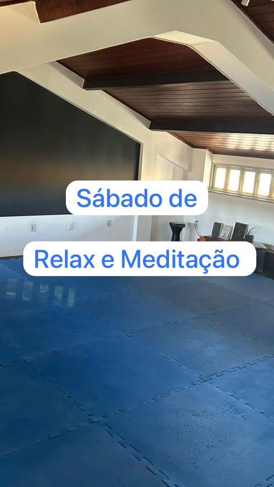 #relax e #meditaçāo
No fim de uma de agenda cheia, alunos acostumam pedir mais relax e meditação.
É preciso aprender a descansar antes de desistir.
É preciso reservar tempo de autocuidado, de descanso e recuperação.
Claro que a prática não teve só isso; consciência corporal, inteligência emocional, administração do stress também formam parte dos treinamentos.
Bora se somar conosco próximo sábado?