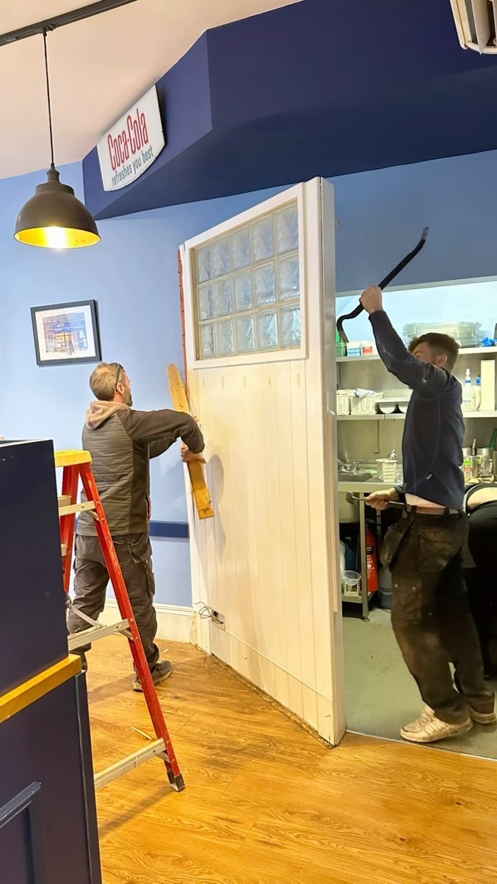 ✨ Look what we’ve been up to now! ✨
Last week @thejoineryworkshopnorthnorfolk delivered & installed a brand new screen for our dishwashing area.
@baz.carter.14 & @k_linford set to work straight away dismantling our existing screen which has stood in The Bistro for nigh on 20 years…then in with the new! 💪
Meanwhile we had @willcooper90 & @coby636 working away on the electrics in the background.
It’s given us so much more space to work & we think looks pretty smart as well!
What do you think? 🤔 💭
Let us know in the comments! 🥰 ❤️ ✏️
#cromer #workwithlocal #keepitcromer #localbusiness #upgrades #team