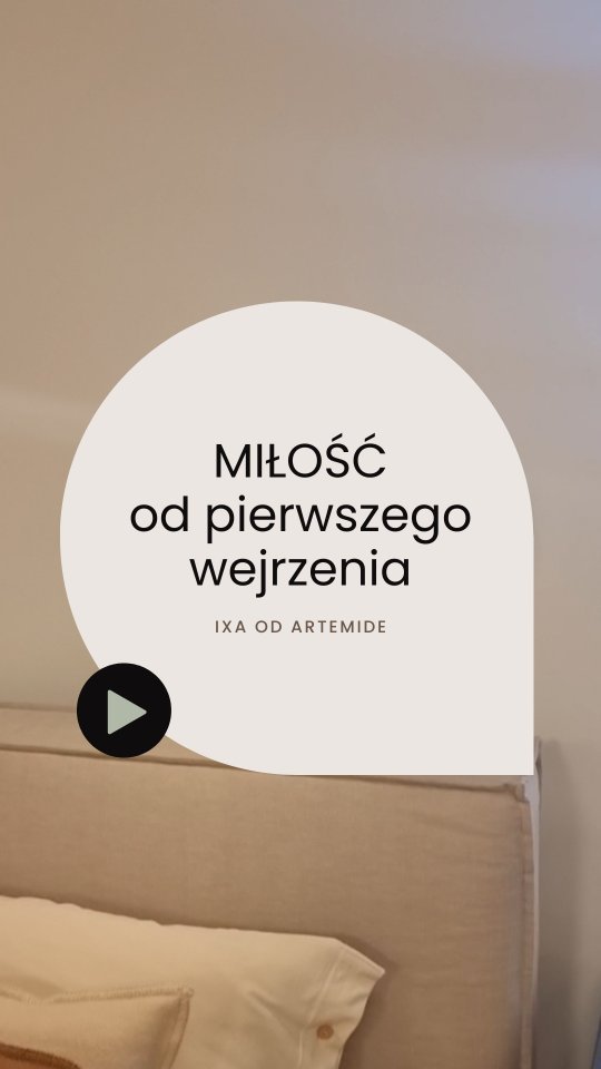 Kinkiecik doskonały? Jestem zauroczona więc tak właśnie o nim myślę. Skąd?
Od @artemide_lighting w rodzinnej Łodzi w @alterluna_concept_store