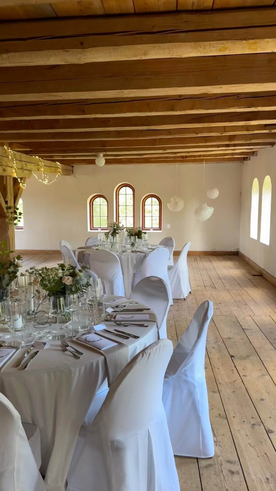 #bröllop #linkoping #bröllopsinspiration #bröllopslokal #bröllopsdukning #bröllopsdukning #festlokal #konferenslokal #weddinginspiration #bjärkasäby #lada