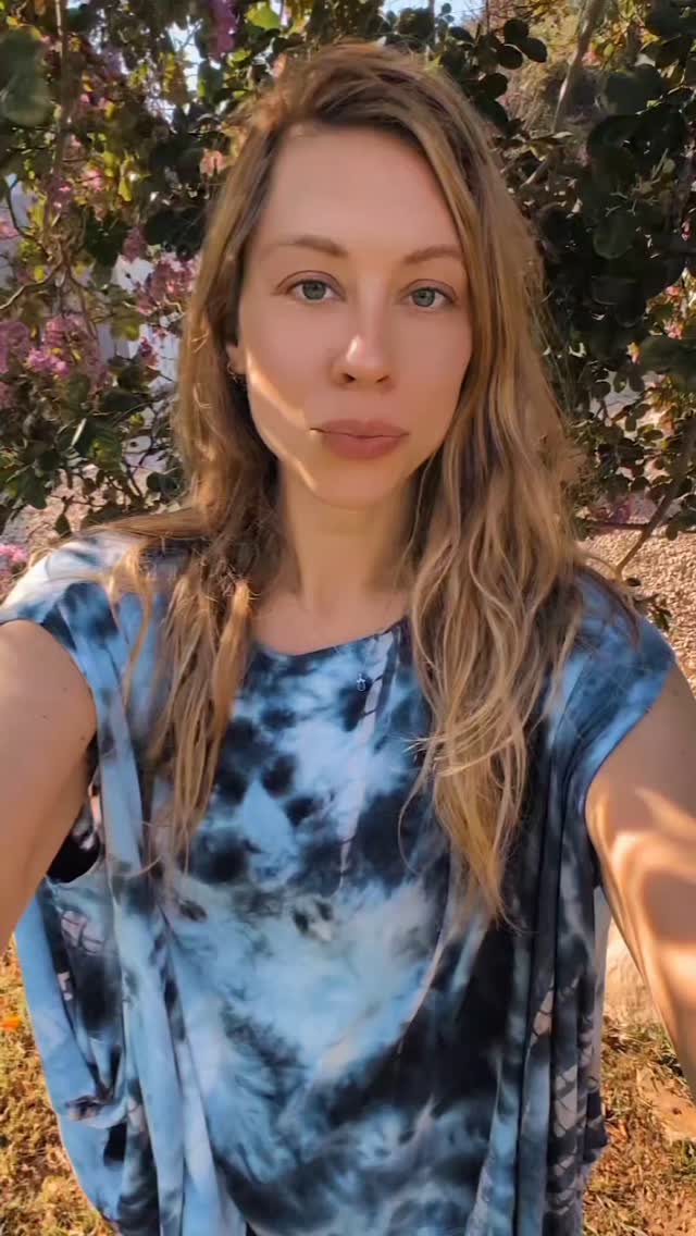 ✨ Struggling with back pain? ✨
💡 Stress might be the culprit! Overworked adrenal glands, located on your lower back, can disrupt cortisol levels, leading to chronic pain.
👇 Ever felt stress in your back? Drop a comment! 👇
🌿 Want more natural healing tips? Comment "YES" if you’d love more ways to heal at home!
✨ Need personalized support? Book a consult through the link in my bio and let’s tackle this together! 💫
💬 Tag a friend who could use this info!
#health AdrenalHealth #CortisolBalance
#BackPainRelief #NaturalHealing
#IntuitiveHealing #ListenToYourBody #HolisticHealing #MindBodyConnection #Health #BreakFreeFromTheSystem #ChiropracticCare #RootCauseHealing #DitchThePills #StressRelief #HealFromWithin #NaturalHealth #BodyMindBalance #SelfHealingJourney #NervousSystemHealing #NervousSystem #BodyWisdom #EmotionalWellness #Detox #Trending #Viral