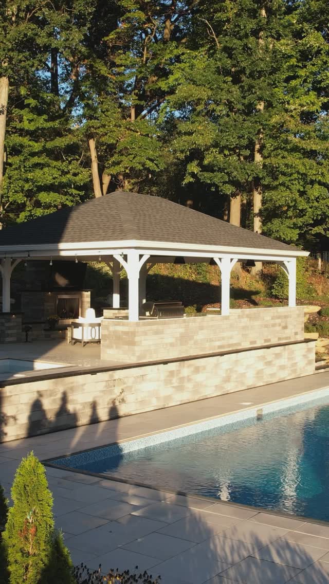Nothing like a Funyak #outdoorliving space. What is your favorite part of this one?
#firefeature #pavilion #outdoorkitchen #outdoorbar #pool #porcelian