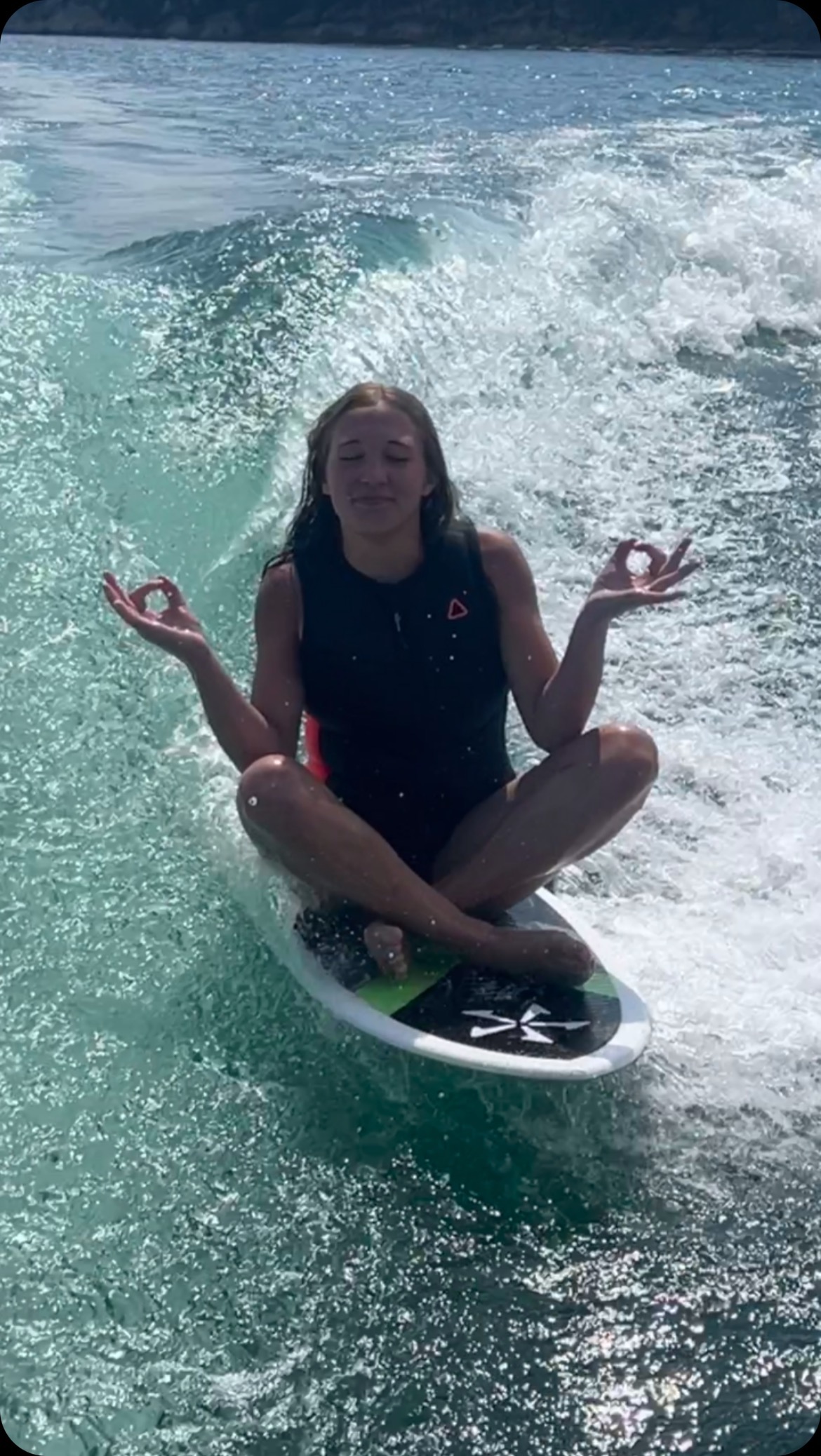 Too much time coaching, not enough time for posting on social media! Lol ๐ But hereโs a few clips for one of the many groups I had last week! So fun to coach that age group! Everyone did switch that day, without the rope! Unfortunately I only took a few clips and I am missing a few more kids, but they all did so awesome!
Love sharing my passion for the sport!
๐โโ๏ธ๐ค๐ป๐
#surfh2oschool #wakesurf #Koocanusa @phase5wakesurfers @shuswapsnb #ridep5 #p5avenger