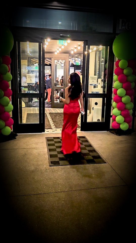 In my Bond Girl Era.. maybe Red is my new color 🤷♀️
Front view comin up next
📸 @munafdaoud
Editing by moi
#jamesbond #bondfashion #reddress #bondi #bondgirl #ootd #fashionnovababe #styleinspo #liketoknowitunder100