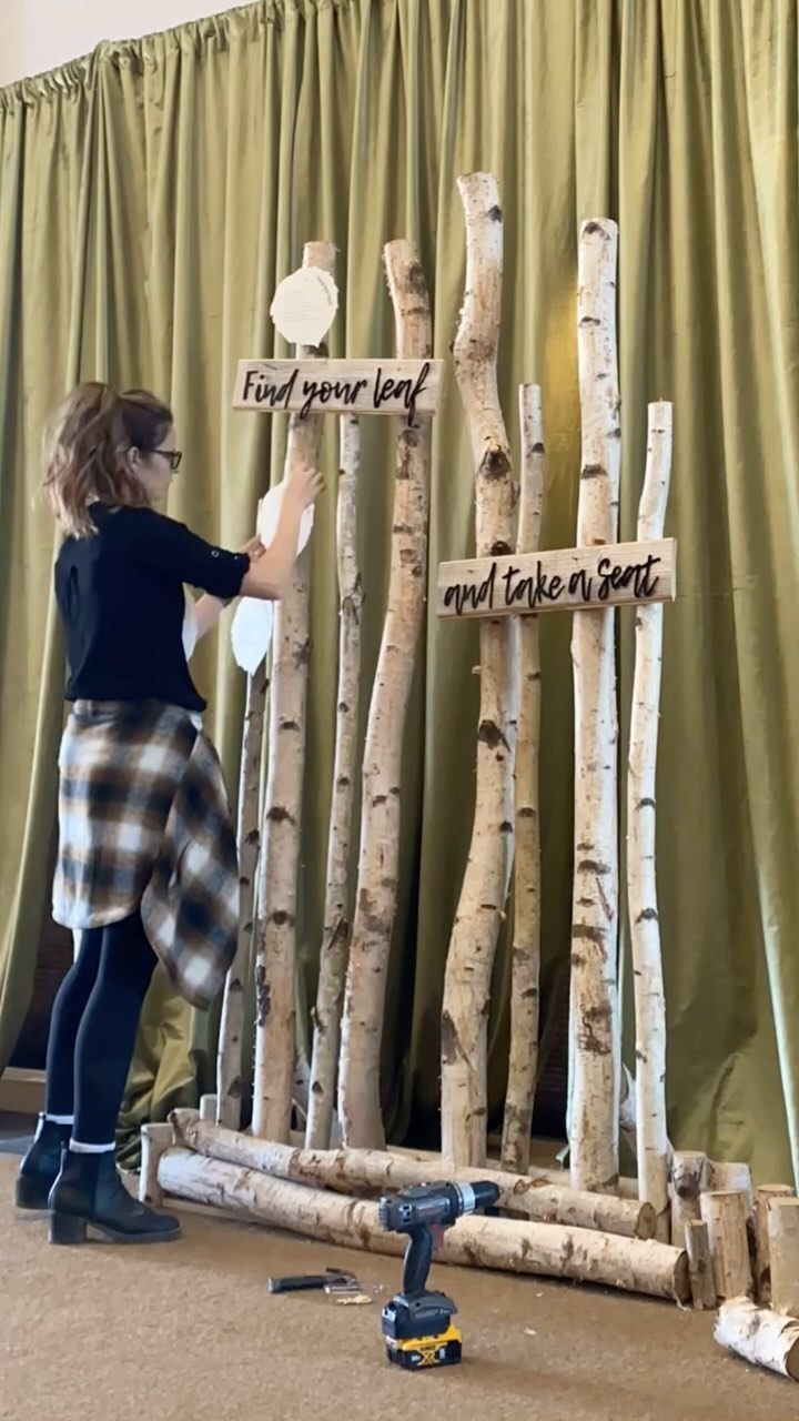 We had an amazing time in Aspen last week and canโt wait to share all the custom goodies we made for two incredible couples. Hereโs a peek at one seating chart for K&P that we built and installed on the top of Aspen at @thelittlenell ๐ฅ๐พ๐๐
This was a giant team effort and we could not have done it without some wonderful people โค๏ธ
Kate & Perry!! Congratulations!!! Thank you for trusting us to bring your wedding dreams to life ๐ฅ๐พ
@gemweddingsvail thank you, thank you for inviting us to be part of your team and work with your amazing clients!
@anthia_design thanks for the caravan team & gorgeous florals added to the base!
@knappdesignco thank you for the logs, acrylic help & support!
@wildsagepaperco TY for the late night acrylic assist friend!!
@leeroyhayes thanks for the rescue and guide around town!
And so many more hugs and thank yous!!! โค๏ธโค๏ธโค๏ธ
Canโt wait for more installations and on-site adventures with this team ๐ฅ
#coloradobride #aspenwedding #aspenweddingplanner #aspen #mountainwedding #rockymountainbride #weddinginspiration #weddingstationery #aspentrees #watercolorinvitation #mountainweddings #seatingchart #weddinginspo #fallwedding #aspenleaves