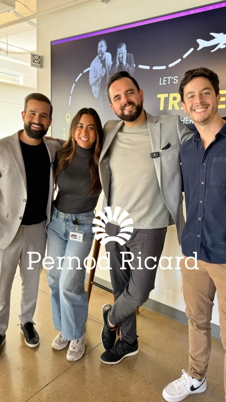 Amazing Hispanic Heritage Month celebration at @pernodricard New York City! 🗽🇺🇸
Yesterday was incredibly special.
@juan_cajiao and @stephandyer performed "A Hilarious Guide to Hispanic Culture", our brand new educational comedy show where we aim to break stereotypes about Latin America.
My favorite part was educating non-Latinos about the richness and diversity of Latin culture—all through humor.
The feedback was incredible, with attendees saying they learned new things about Latin American cultures and even connected with colleagues they didn’t realize were Hispanic!
Thanks to @maritzanoriega , Juan Manuel Gomez Gonzalez and the entire Para Amigos ERG for inviting us!