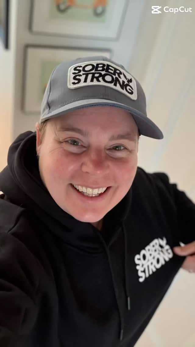 I don’t carry it anymore.
The shame.
The blame.
The fear.
The weight of other people’s opinions.
Sobriety helped me set it all down — and finally feel free.
Free to live for me.
Free to heal.
Free to stop apologizing for who I am.
The Sober Reset is the program I created to help others do the same.
5 weeks. $87.
Daily prompts, powerful reflections, and 2 coaching calls with me.
Start anytime — link in bio.
And shoutout to @soberstrongapparel — because YES, I’m sober.
And YES, I’m strong. 💪🏽
Wearing this is a reminder of the power we all have when we stop numbing and start rising.
You don’t have to carry what isn’t yours.
Let it go.
Then let yourself rise.
#LoveIsLove
#ChooseYou
#PrideMonth2025
#PrideMonth
#SoberReset
#SelfCareIsNotSelfish
#LGBTQIA+
#soberhealing
#HealingJourney
#StartToday
#SoberCurious
#AlcoholFreeJourney
#HealingTools
#AlcoholFreeLife
#HealingCulture
#MindfulLiving
#AlcoholCulture
#HealingVibes
#Sober
#MentalHealthMatters
#resetyourlife
#timelinejumping
#quantumleaping
#MentalHealthSupport
#AlcoholFreeLiving
#QueerSobriety
#HealingInPride