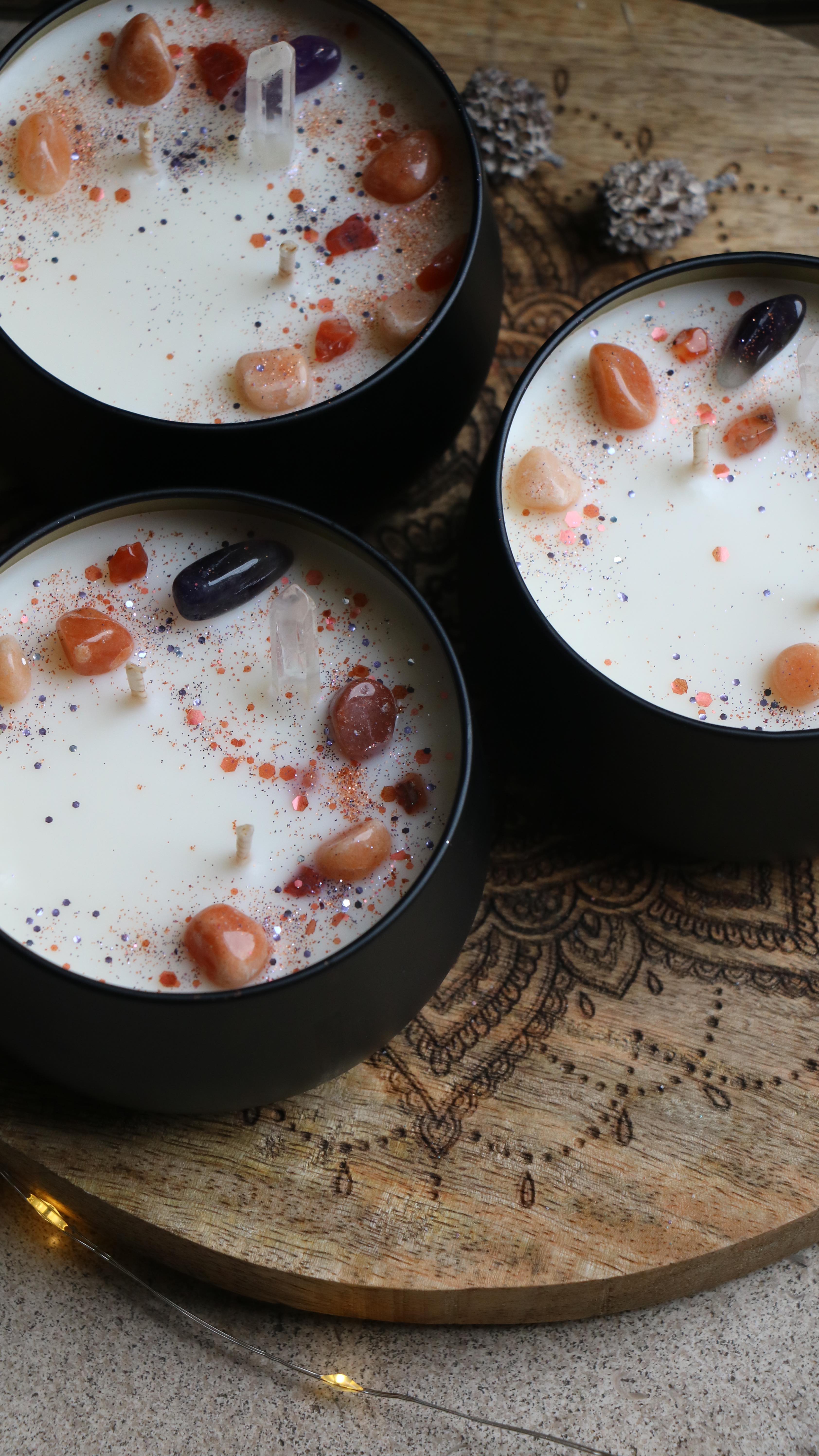 Dans cette vidéo, je te fais une petite visite de l’aménagement de mon atelier-boutique de création de Bougies artisanales, dans une ancienne Abbaye où vivent une quinzaine d’habitants. J’y crée des bougies, des fondants, des bijoux et j’y organise divers stages créatifs :)
Tu peux trouver ma chaîne YouTube en Bio, sur le lien direct en story, ou en tapant « Yulight bougie » dans YouTube 😊 si tu ne vois pas, écris-moi en commentaire et je t’envoie le lien de la vidéo en MO 🫶
J’espère que la vidéo te plaira et t’encouragera a croire en tous tes rêves malgré les défis qu’on rencontre sur la route !
Isa
#bougieartisanaleparfumée #bougieartisanale #bougiesoja #fondantsparfumés #bougiesgourmandes #creatricebougie #formationbougies #tutorielbougie #candlemakersofinstagram #candlemaking #candlebusiness #entrepreneusecreative #vendresescreations #artisancirier