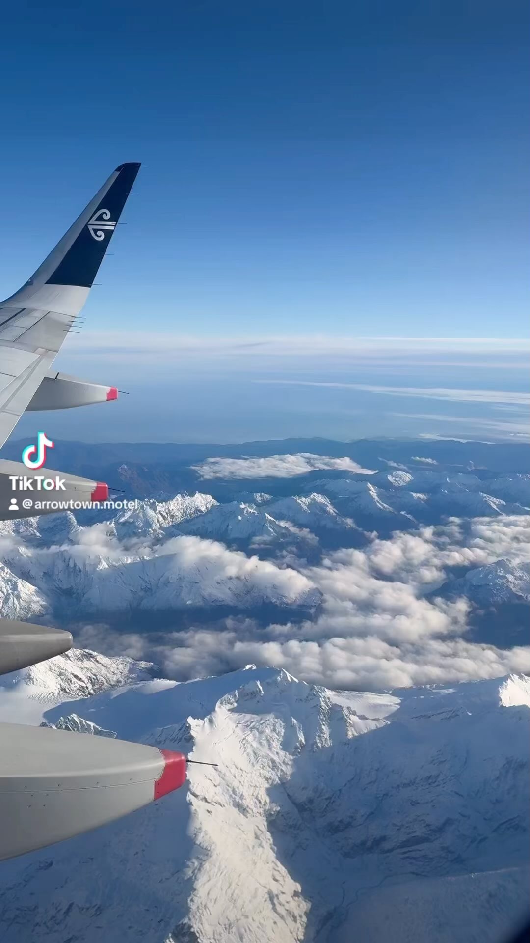 Bracken House @arrowtownmotel #winteressential #groupgetaway #newzealandwinter