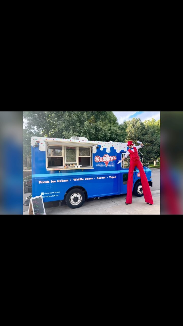#tuesdayvibes #icecream #scoopshomemadeicecream #parkhill #denverballoonguy #thedenverballoonguy #kidsnight #family #familytime