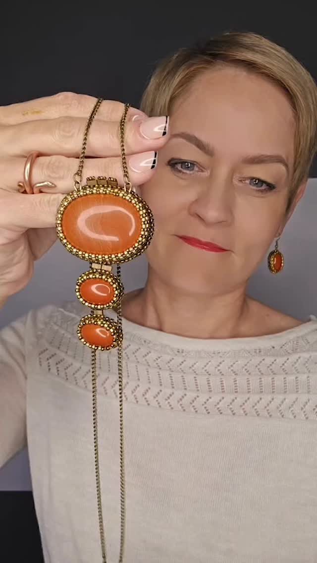 Hello!
I have a new pendant "Birth" that is match to earrings I posted earlier. The stone is red jasper. In this video, I talk about the benefits of this stone. 😊
If you would like to have set, please contact me.
You can also buy pendant or earrings separately.
Have a wonderful day! 😊
#jewelryset #pendant #earrings #redjasper #rootchakra #handmadejewelry #customjewelry #ottawa #canada