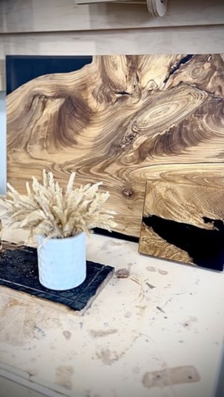 Happy Monday, sharing a few images from my studio open house over the weekend. Thank you to all that joined us. More to come.
.
.
.
.
#bradfordmackaydesigns
#process
#design
#details
#woodworking
#design
#interiors
#montanamade
#furniture
#style
#handcrafted
#contemporary
#finecraft
#commisions
#walnut