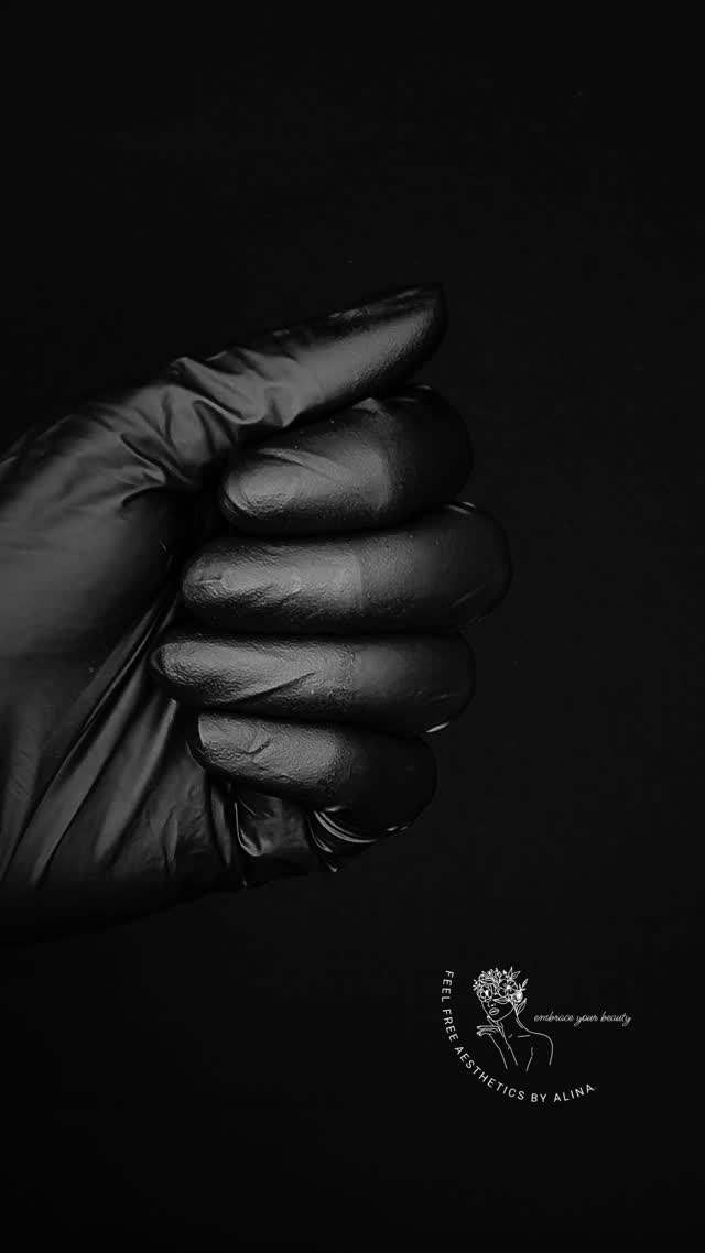 🎀 Daily Reminder 🎀
Du bist schön - gestern, heute, morgen. Vergiss das nicht! 🔥
Warum Selbstliebe so wichtig ist, besonders heutzutage:
Wir leben in einer Welt voller Filter, Vergleiche und Erwartungen. Da kann man sich selbst schnell mal verlieren.
Selbstliebe heißt daher für mich, sich selbst anzunehmen – mit Ecken, Kanten, Chaos und all den individuellen Facetten dazwischen. Nicht perfekt sein zu müssen, sondern echt.
#beyourself #loveyourself #bekindtoyourmind #stayconfident #dailyreminder