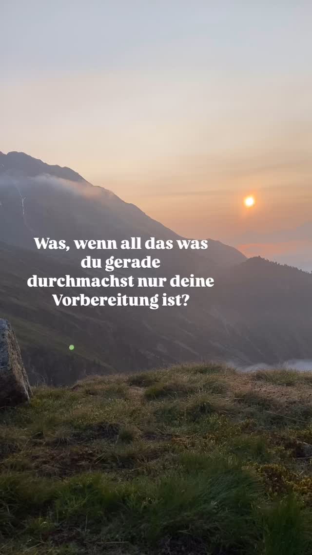 ✨ Was, wenn all das, was du gerade durchmachst…
… nur deine Vorbereitung ist?
Für etwas, das größer ist, als du es dir jetzt vorstellen kannst.
Für dein Wachstum. Deine Aufgabe.
Deinen ganz eigenen Weg.
💛 Vertraue dem Prozess. Du bist nicht verloren – du wirst vorbereitet.
#herzverbunden #spiritualgrowth #ᴛʀᴜsᴛᴛʜᴇᴘʀᴏᴄᴇss #seelenweg #magicinthemaking