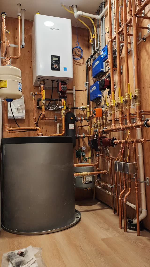 The mechanical room.
Hydronic heating baseboards, in-floor and domestic hot water, all.controlled bt an app from Tekmar
@wattswater @navieninc