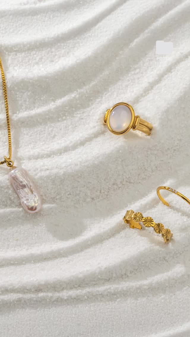Huge thanks to @kassandracarrettinimedia for capturing our jewelry in the most dreamy settings—think crystal-clear water, soft white sands, and light that makes everything glow. These photos are straight-up wallpaper material and truly bring our pieces to life. We’re obsessed!
.
.
.
.
#seesea #lovefromthesea #shopseesea #waterproofjewelry
#seesea #lovefromthesea #waterproofjewelry #tarnishfreejewelry #goldjewelry #lajewelrybrand #lainfluencer #qualityjewelry #waterproofgoldjewelry #goldnecklace #jewelrystack #summerjewelry #cherryjewelry #pearljewelry #bubblejewelry #junejewelry