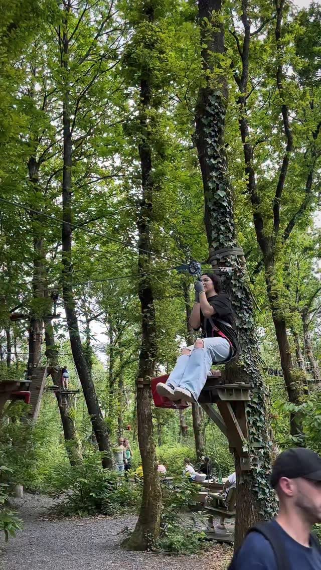 Que faire aux alentours de Brest en juillet ?
La réponse est simple : rendez-vous à l’accrobranche de Fun Park Dirinon pour vous amuser !
Vous pouvez y pique-niquer, faire des tyroliennes, sauter, grimper et passer un excellent moment en famille ou entre amis.
#dirinon #funparkdirinon #accrobranche🌳 #bretagnetourisme #loisirs #sortieenfamille #accrobranche #accro #finisteretourisme #bzh #bzh29
#juilletenbretagne #brest